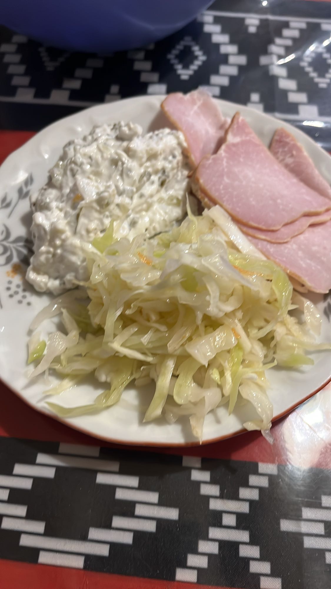 Шунка със салати