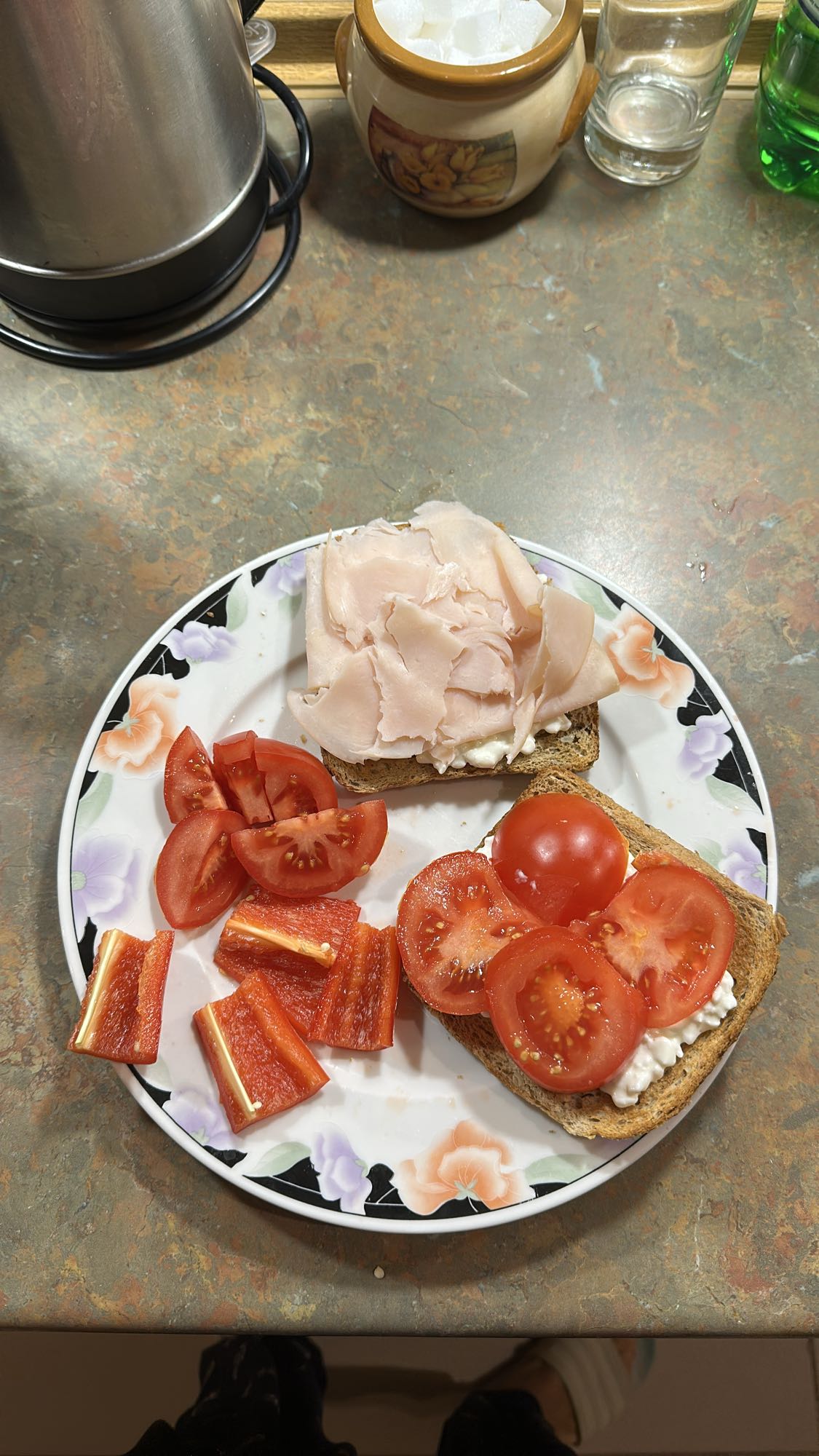 Tostadas con pavo y verduras