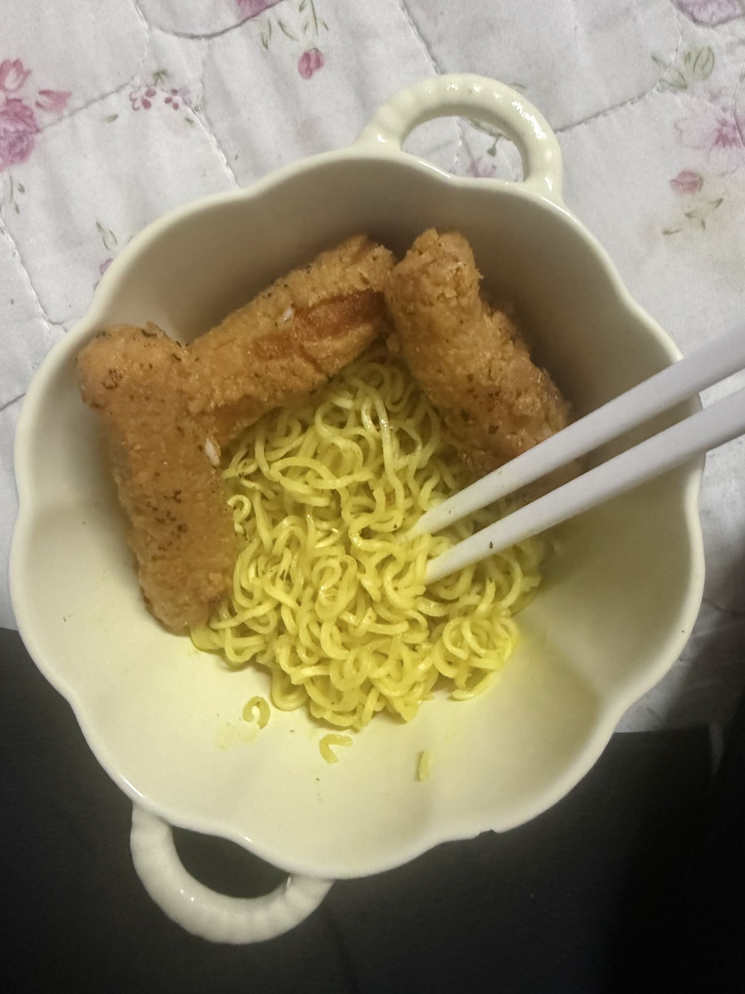 Noodles with chicken strips
