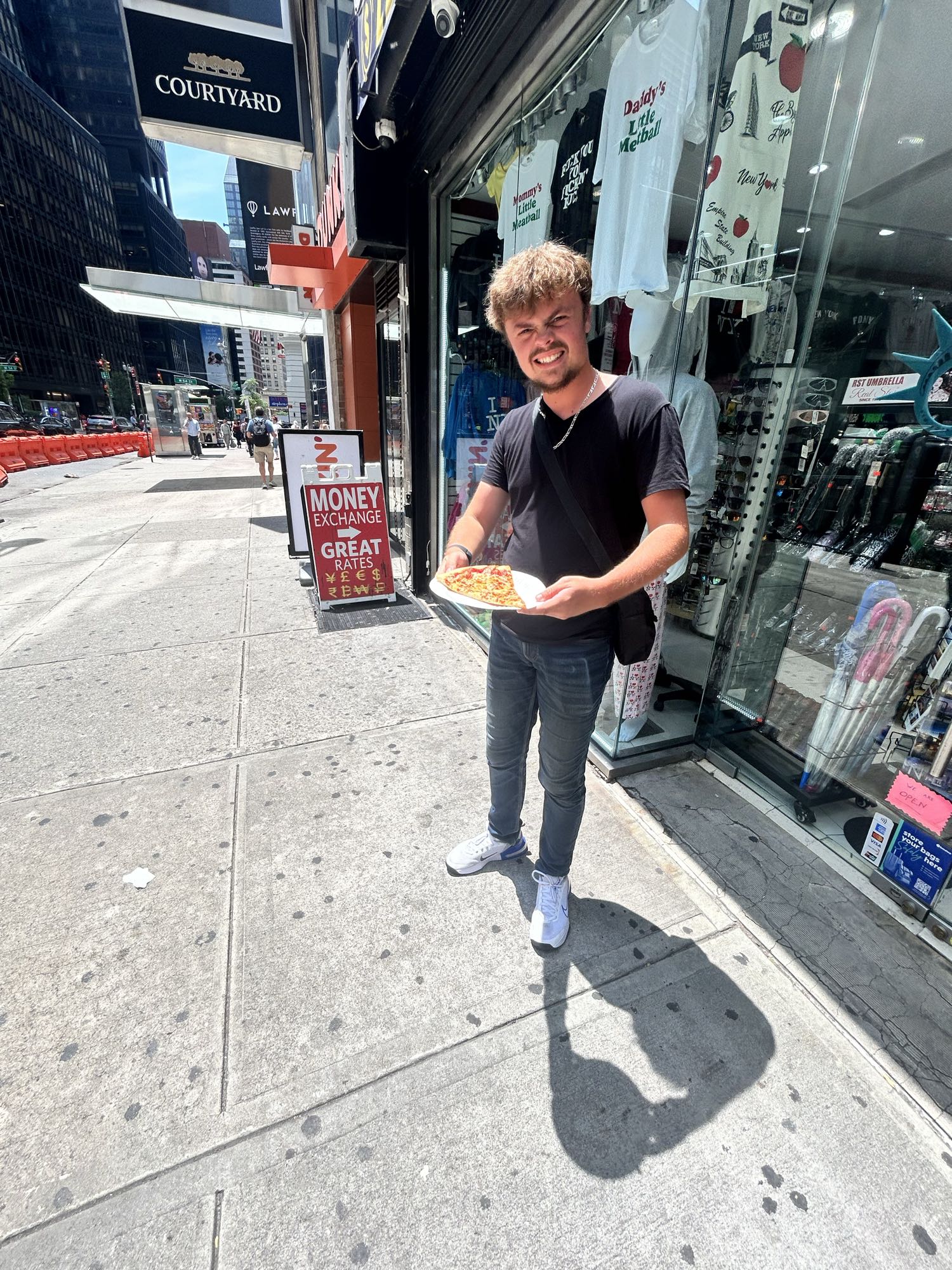 Tranche de pizza new-yorkaise