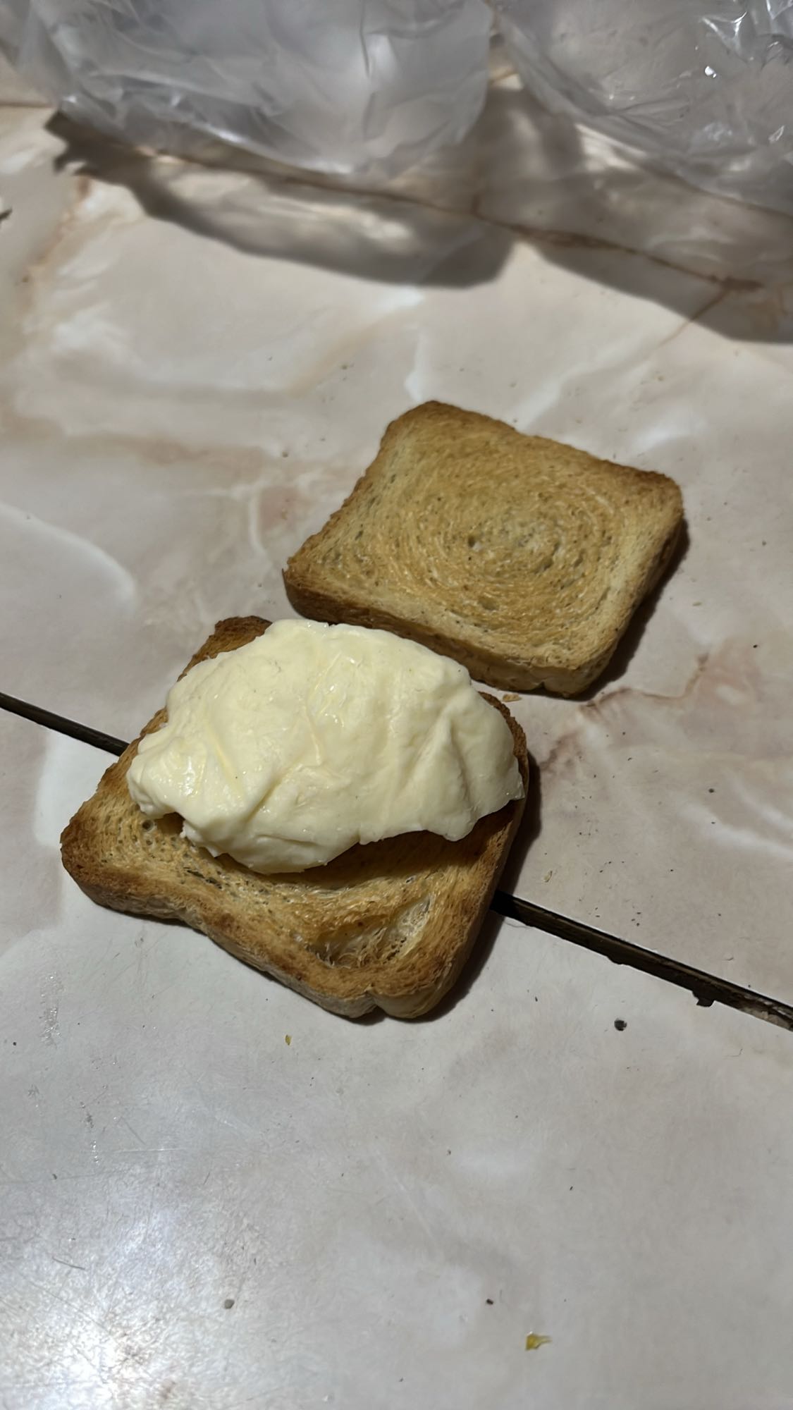 Pan tostado con queso