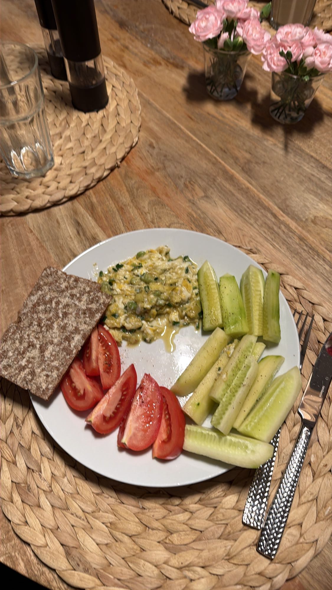 Jajecznica z warzywami