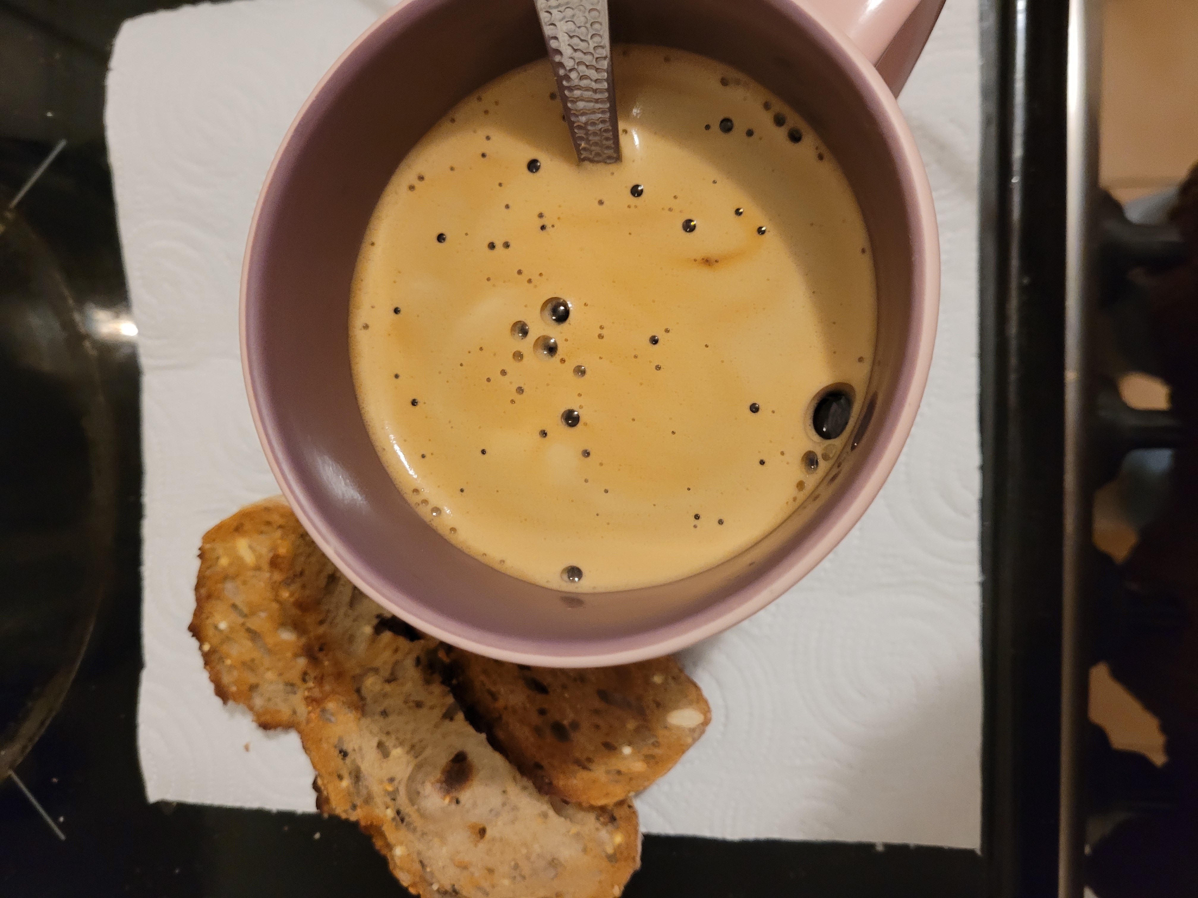 Café et pain aux céréales