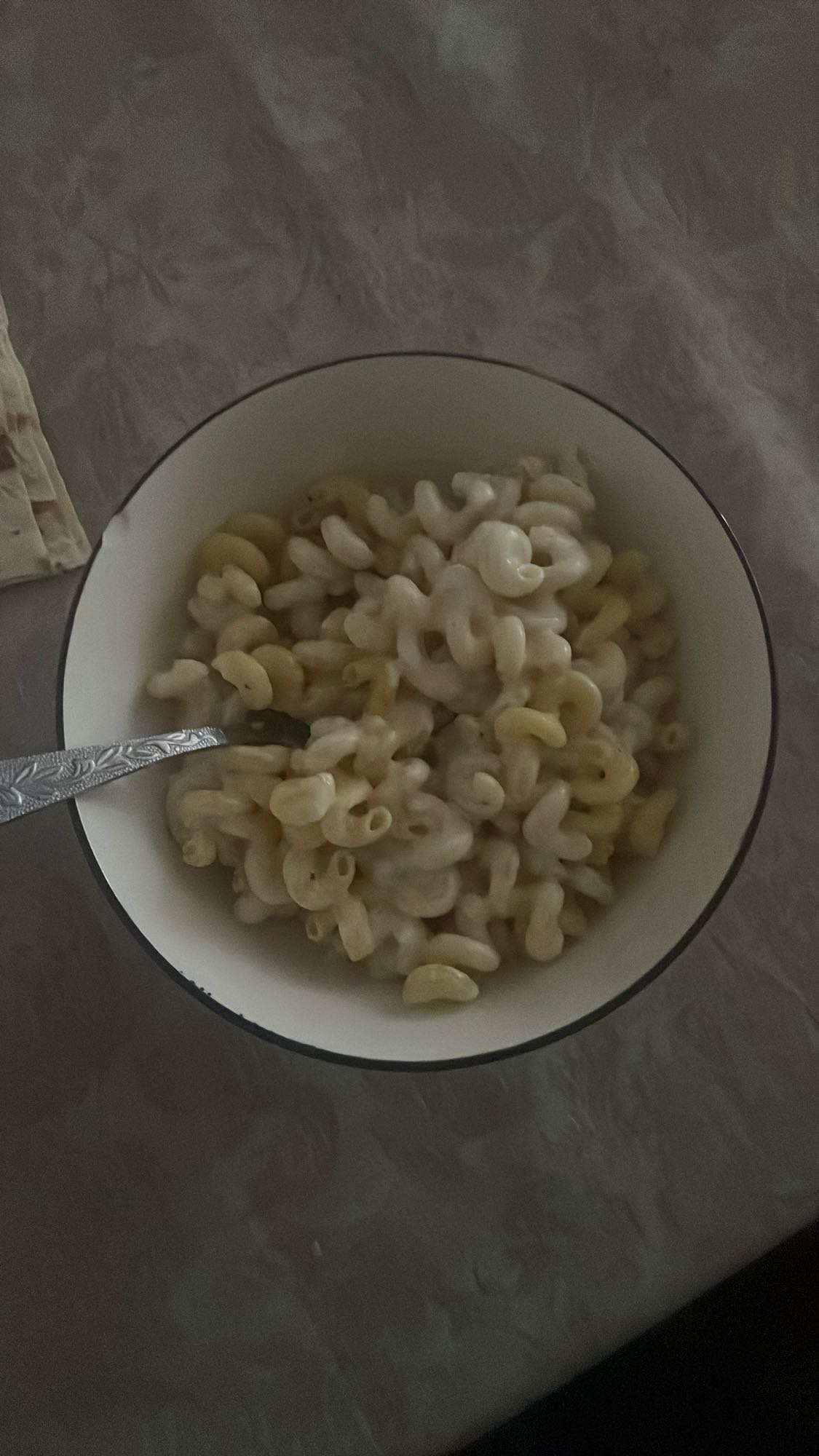 макароны с соусом