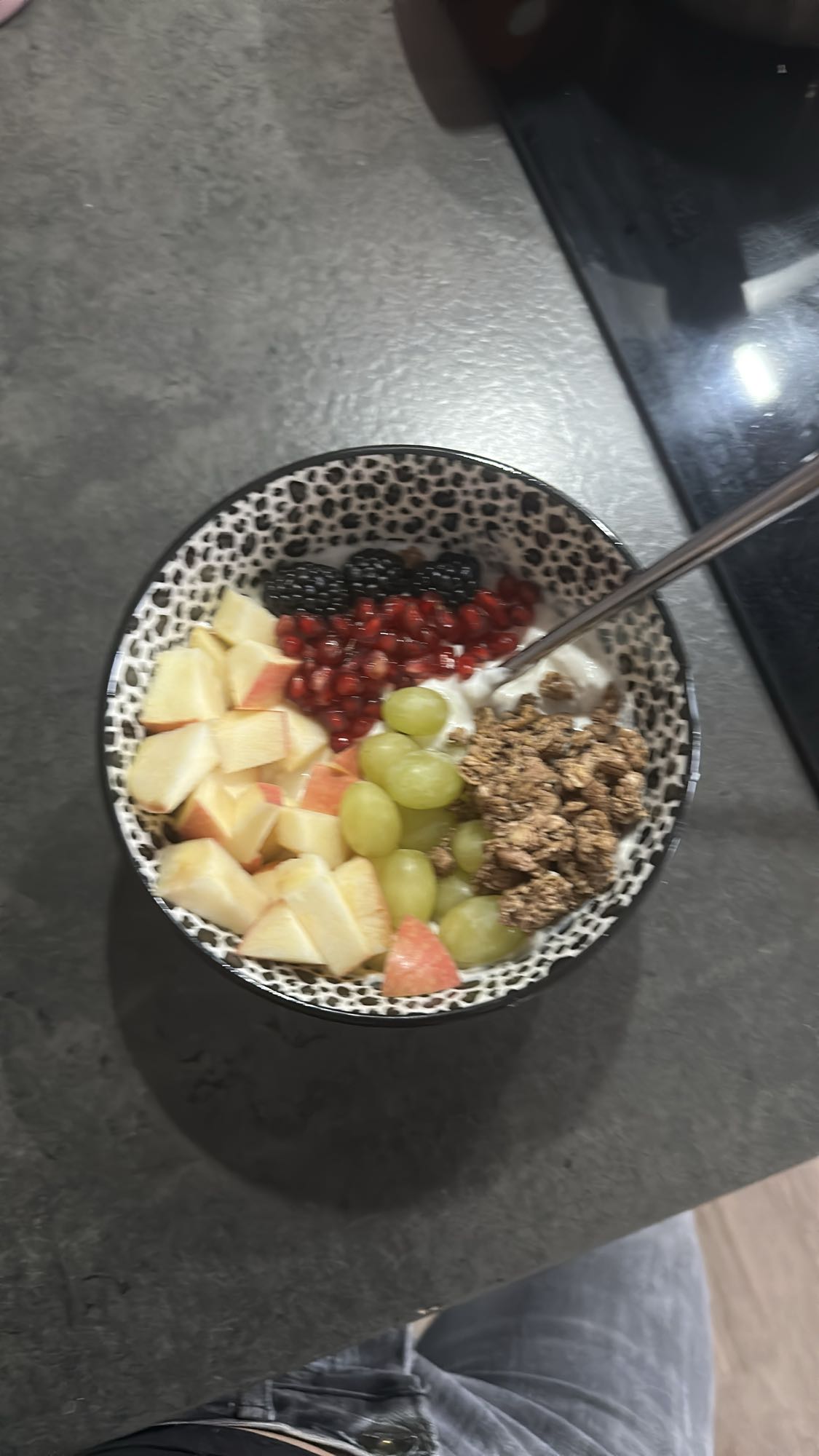 Fruchtiges Joghurt-Müsli mit Haferflocken