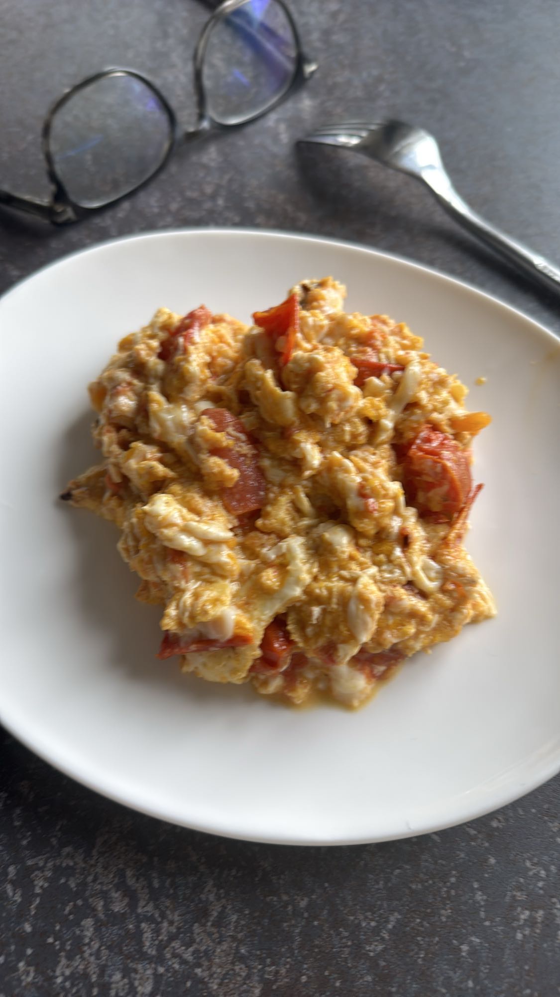 Jajecznica z pomidorami