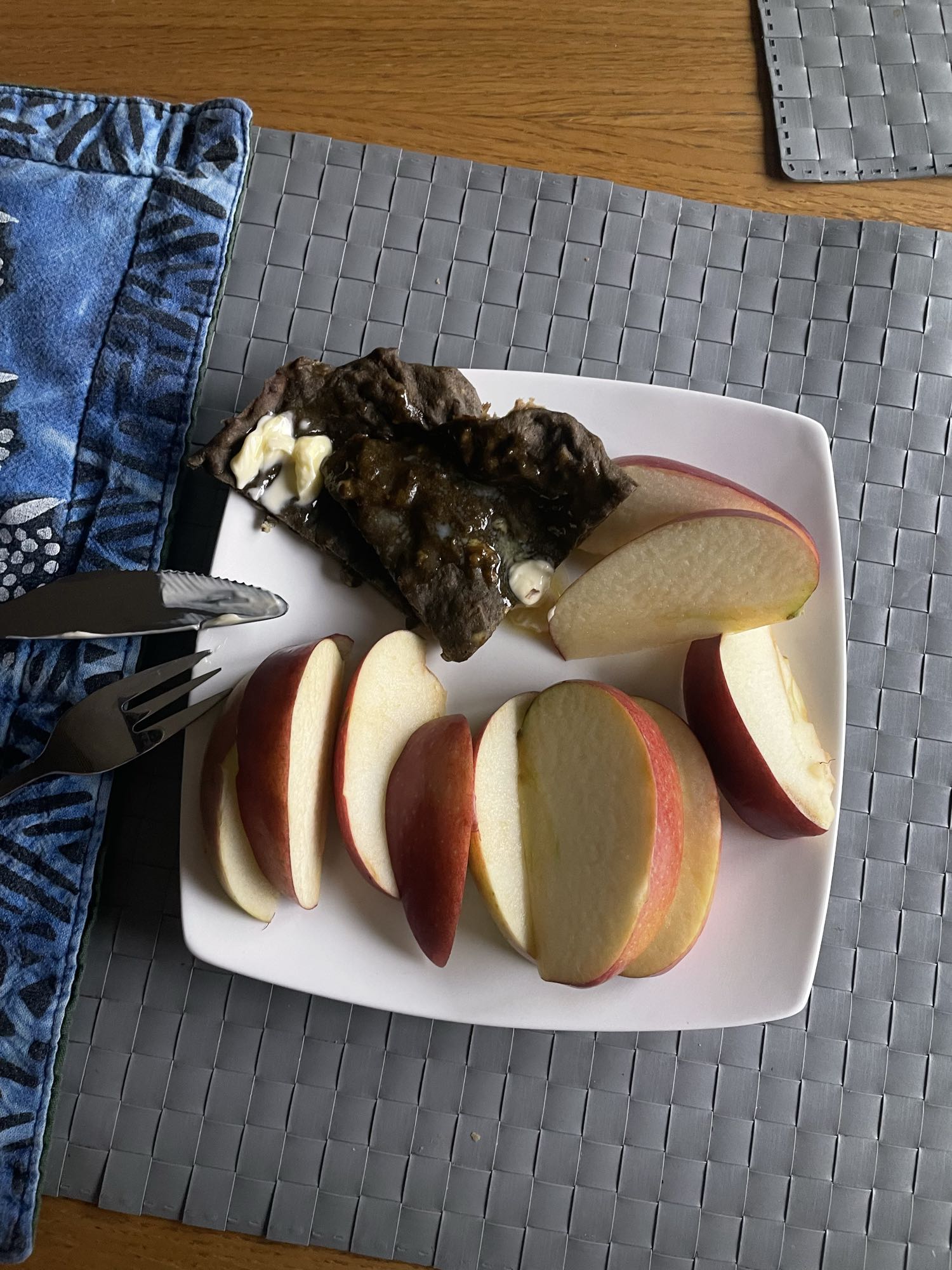 naleśnik z jabłkiem