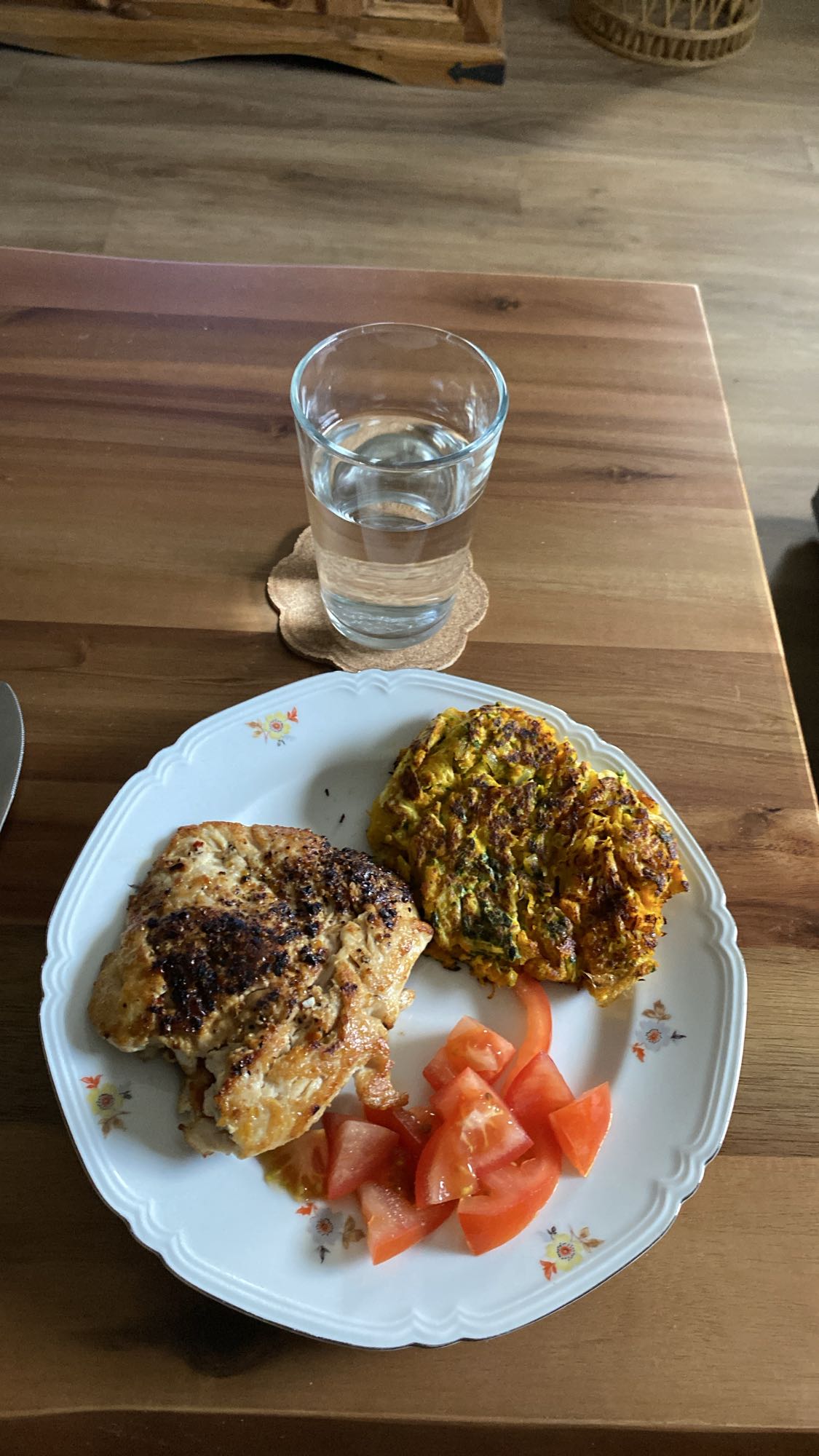 Kyckling med grönsaksbiff