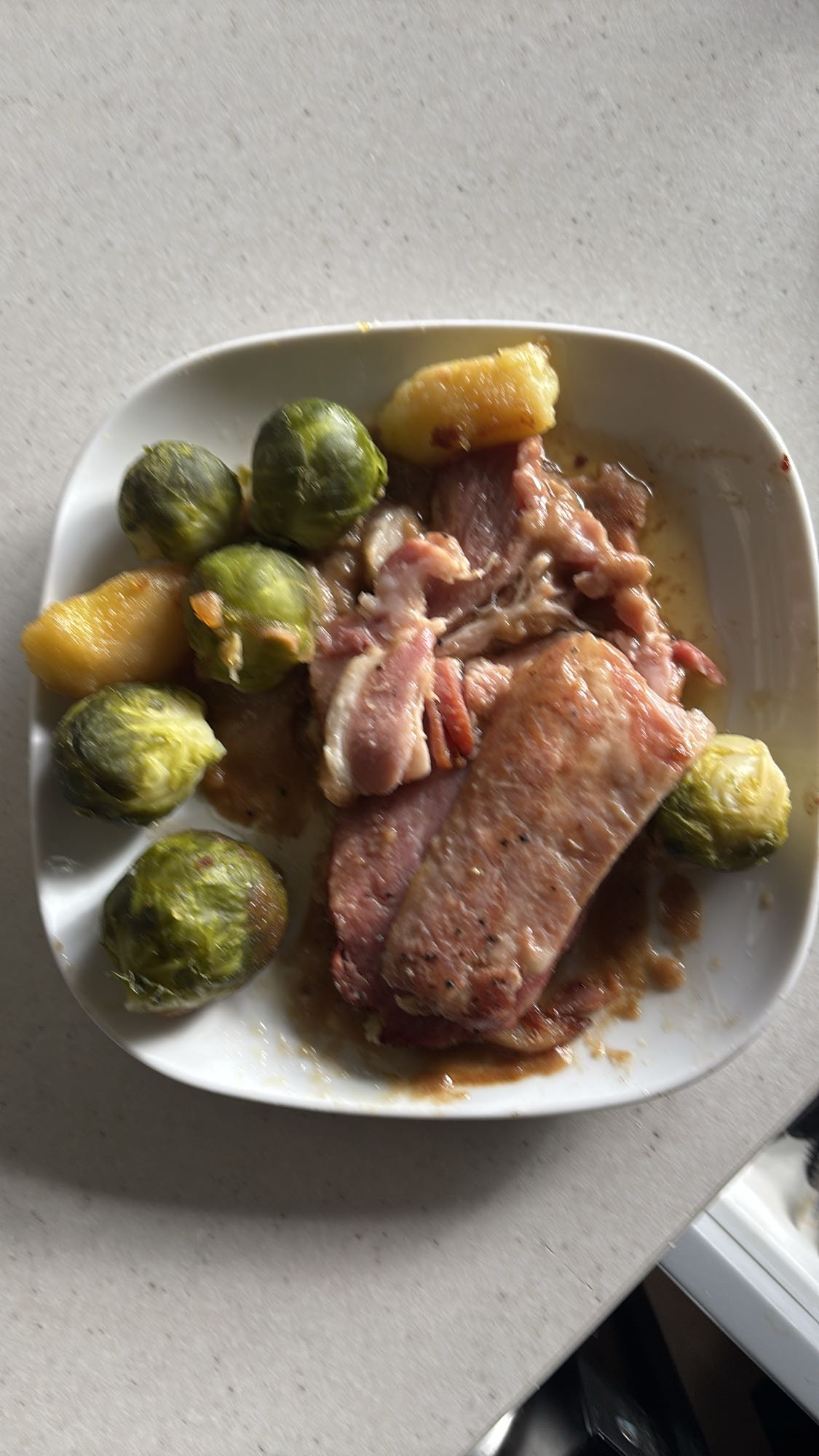 Røkt svinekjøtt med grønnsaker