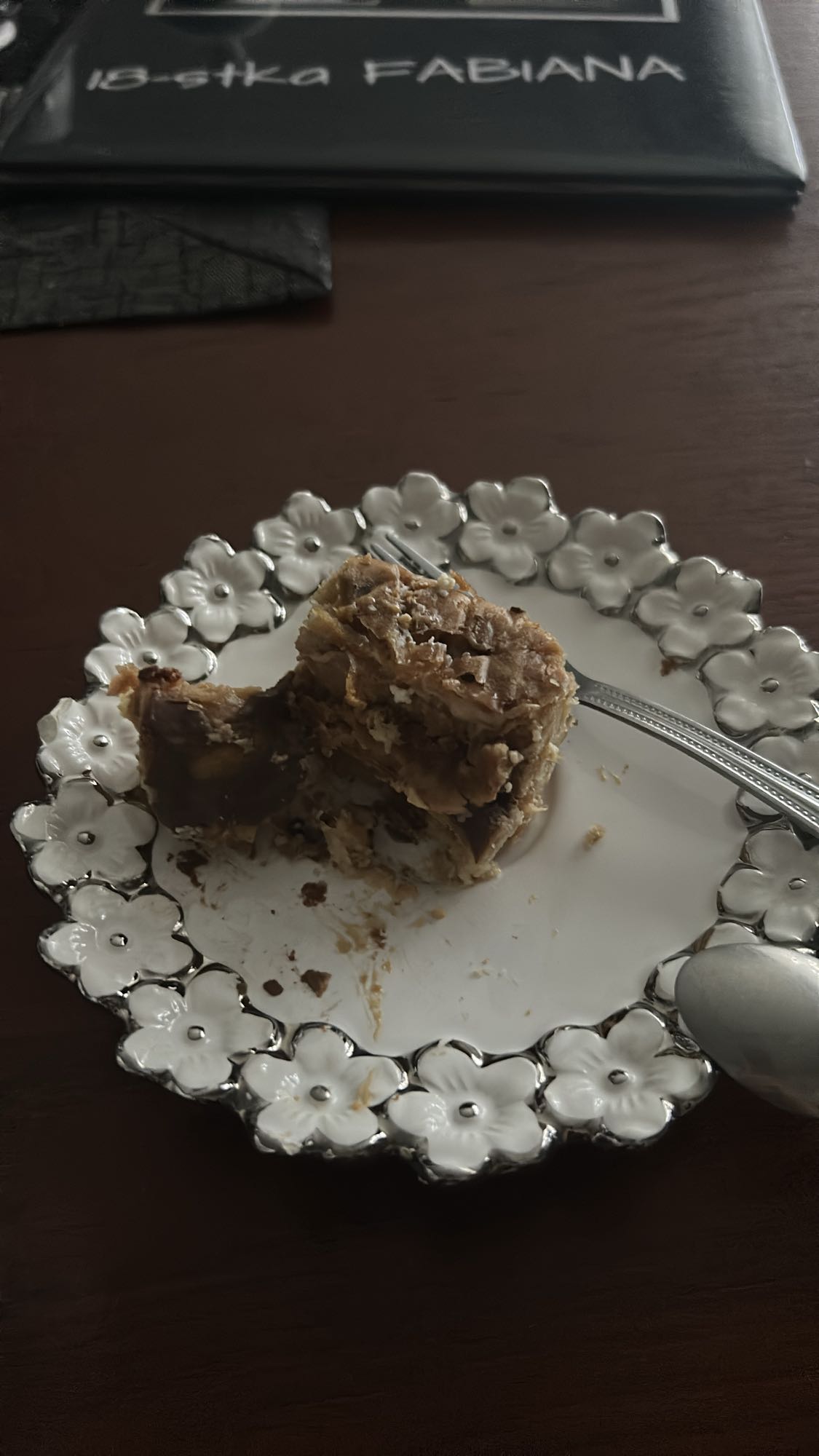 kawałek ciasta z kremem