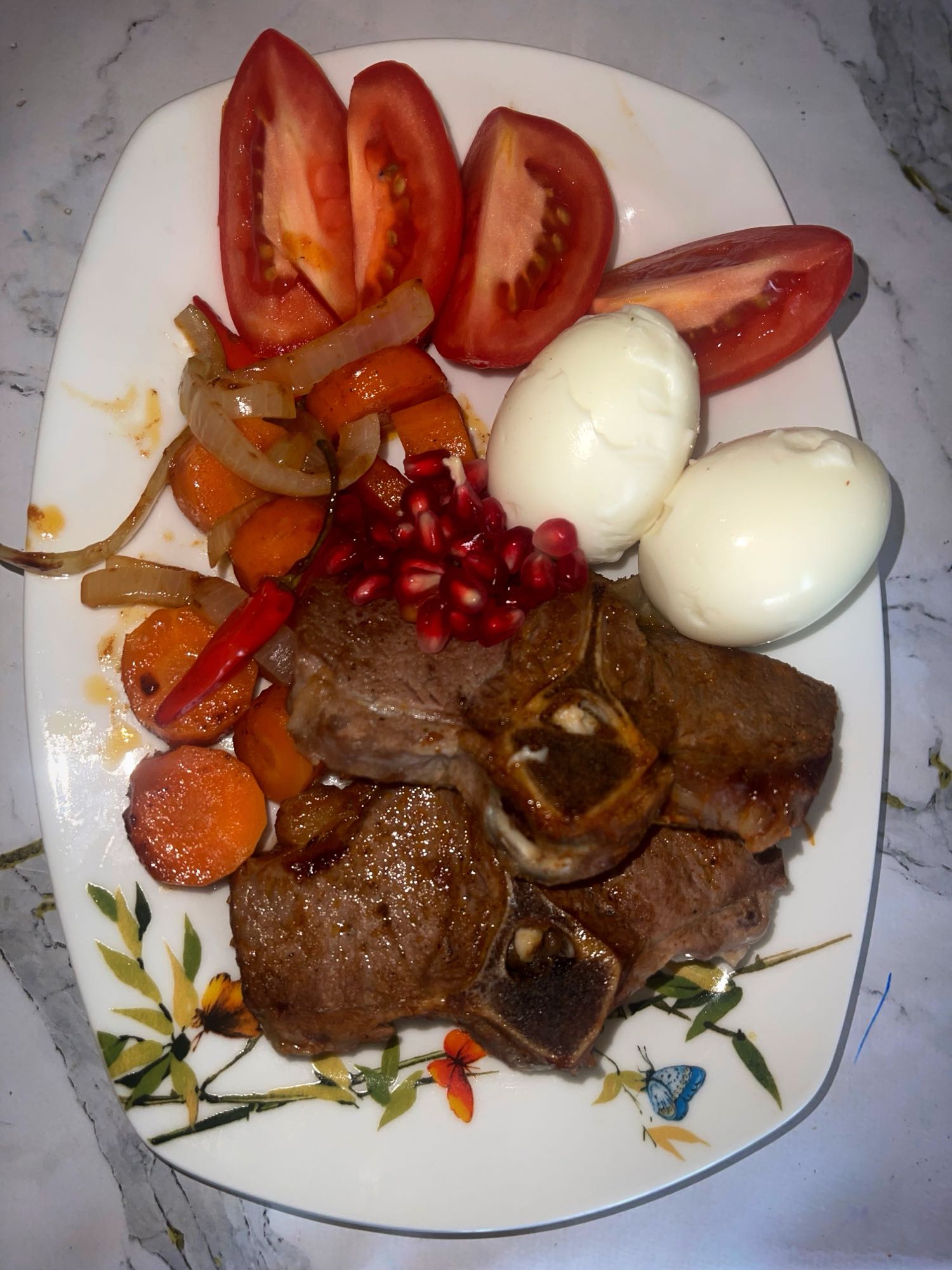 Яйца с мясом и овощами