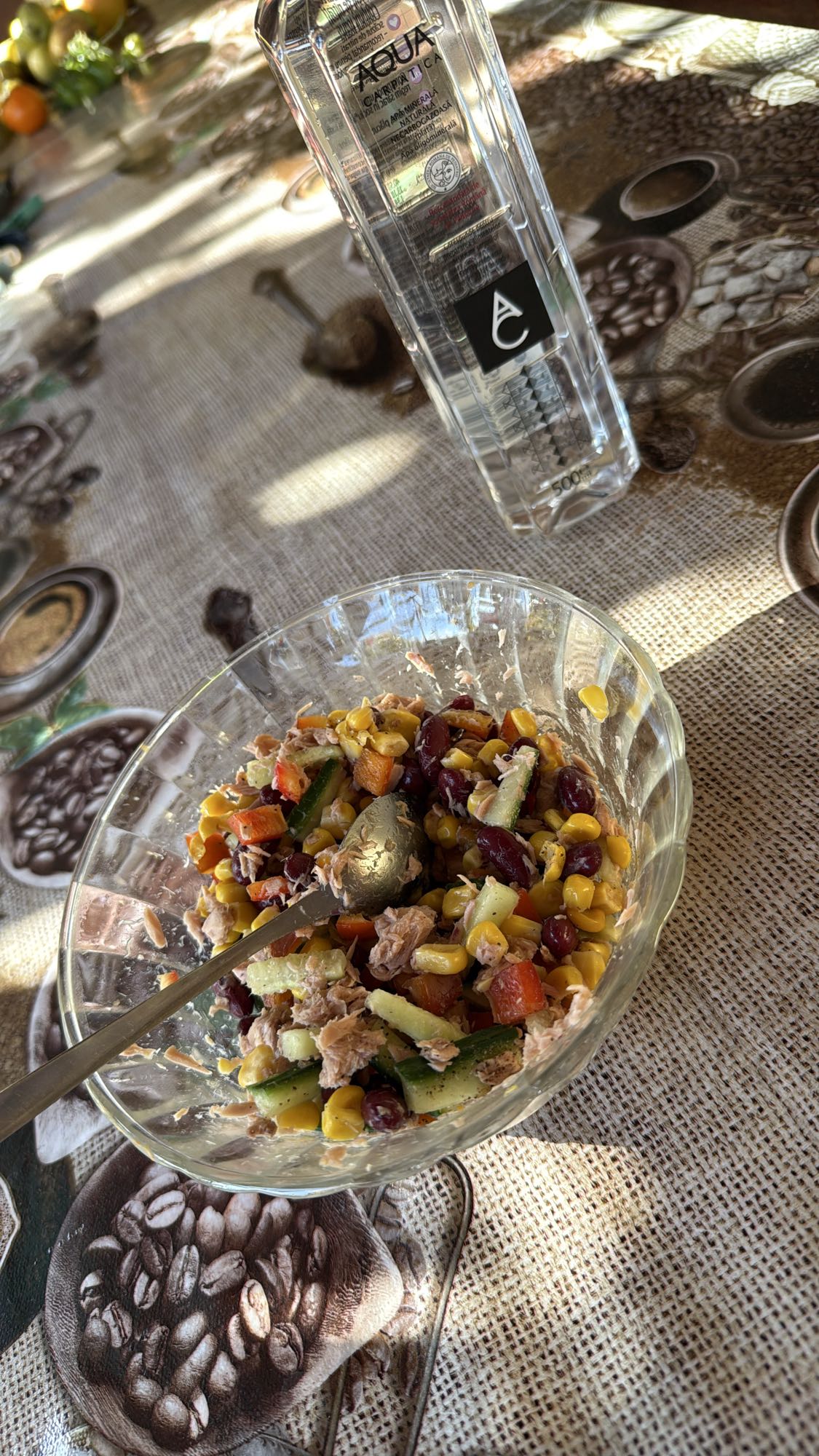 Salată cu ton și legume