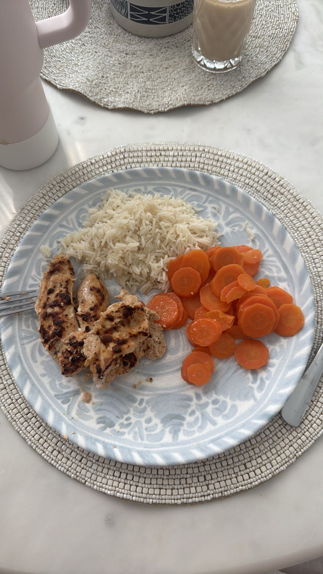 Gegrilltes Hähnchen mit Reis