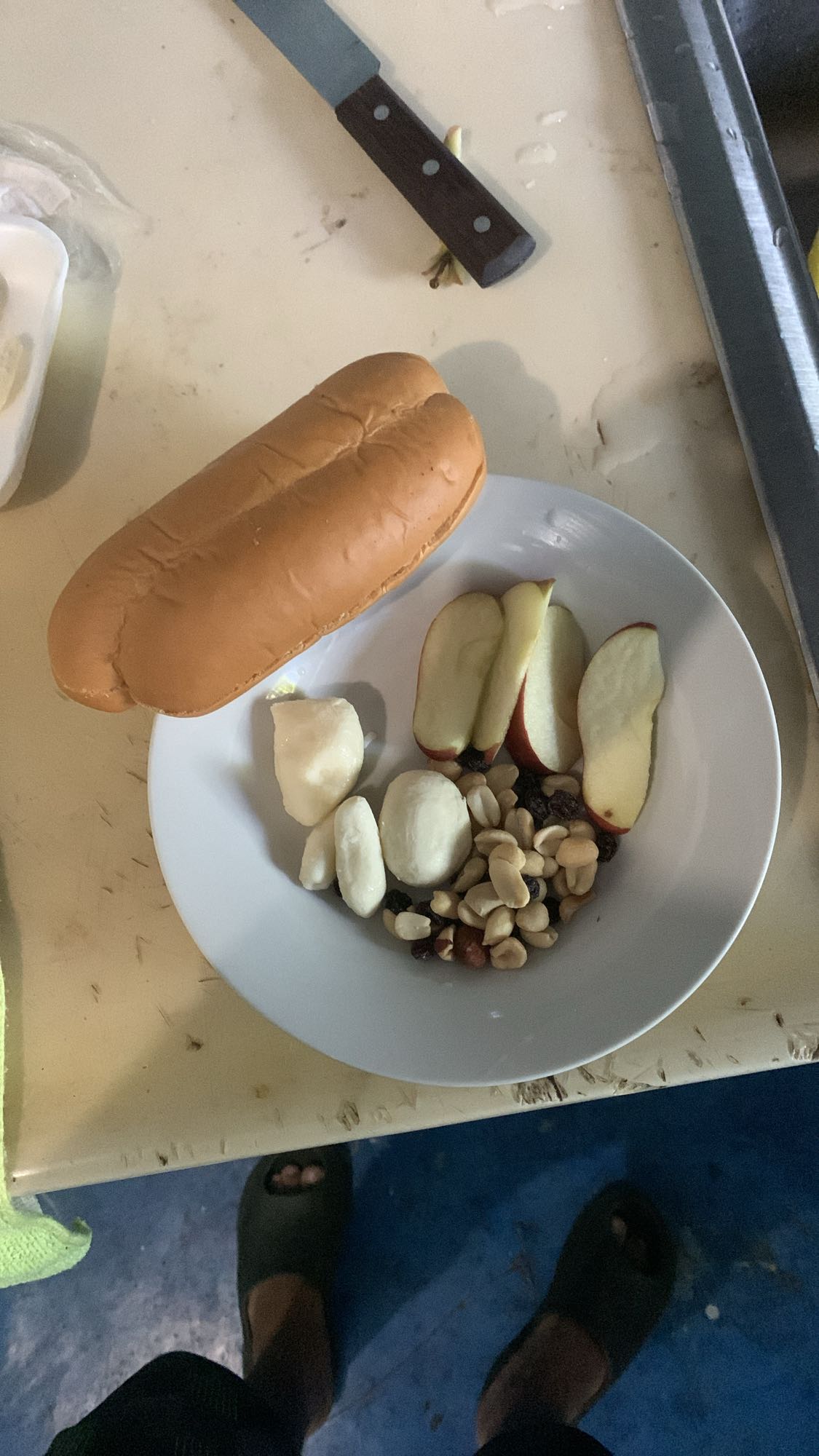Bocadillo con frutas y nueces