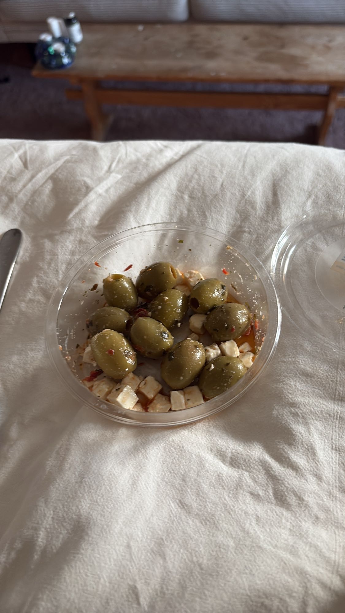 Oliv- och fetaostskål