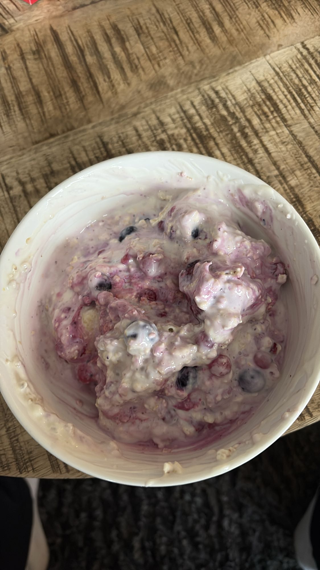 yoghurt met bessen en havermout