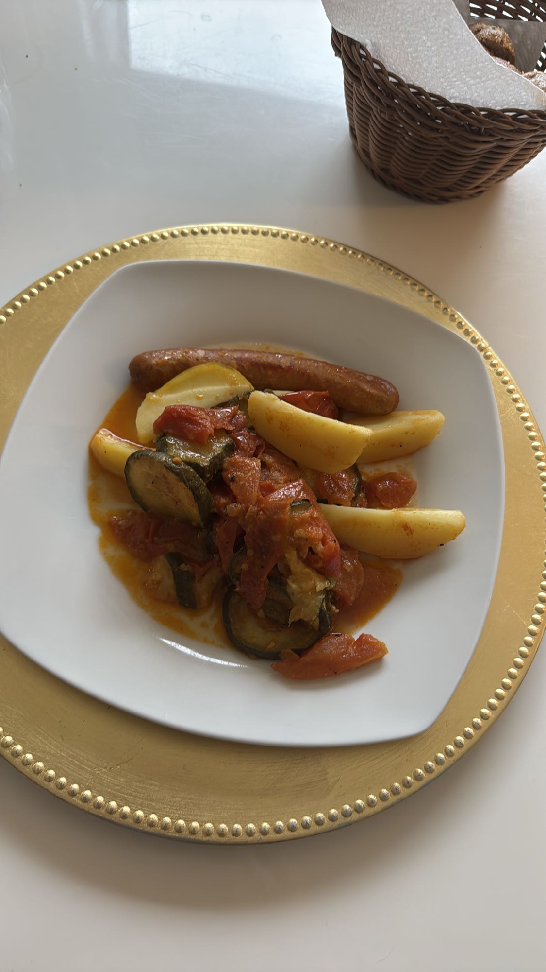 worst met groenten en aardappel