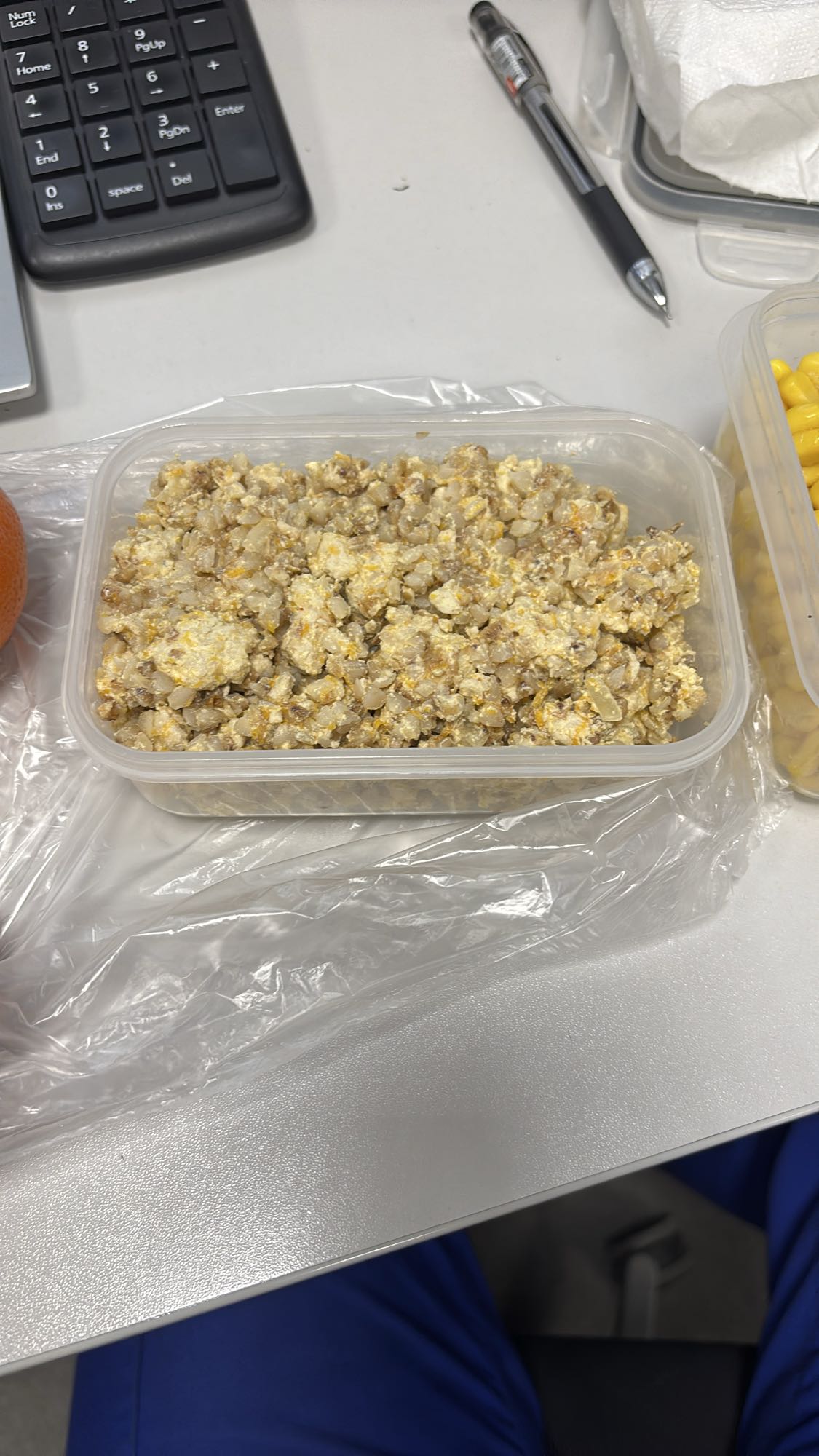 Kasza z jajkiem i twarogiem