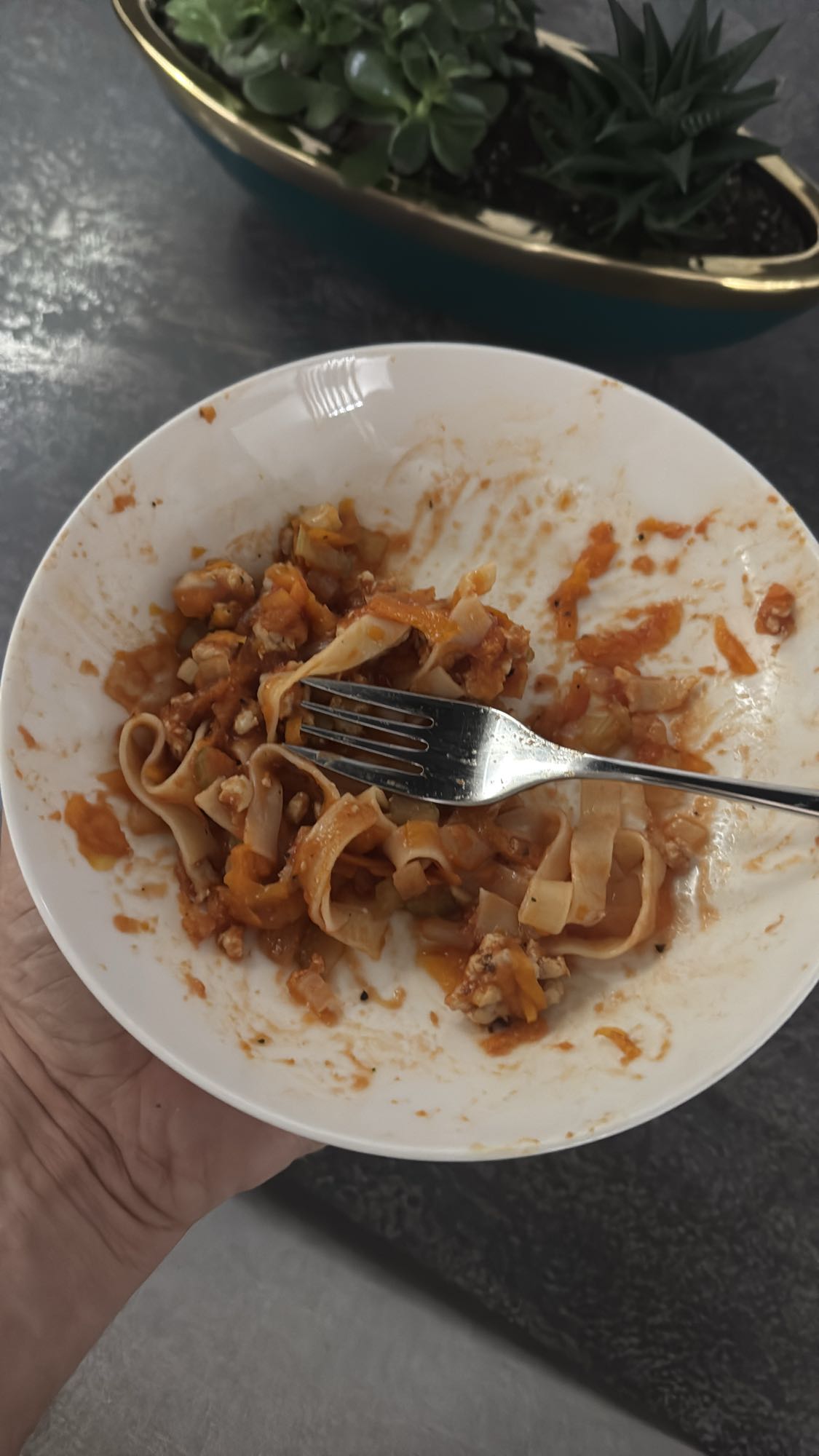 makaron z sosem warzywnym