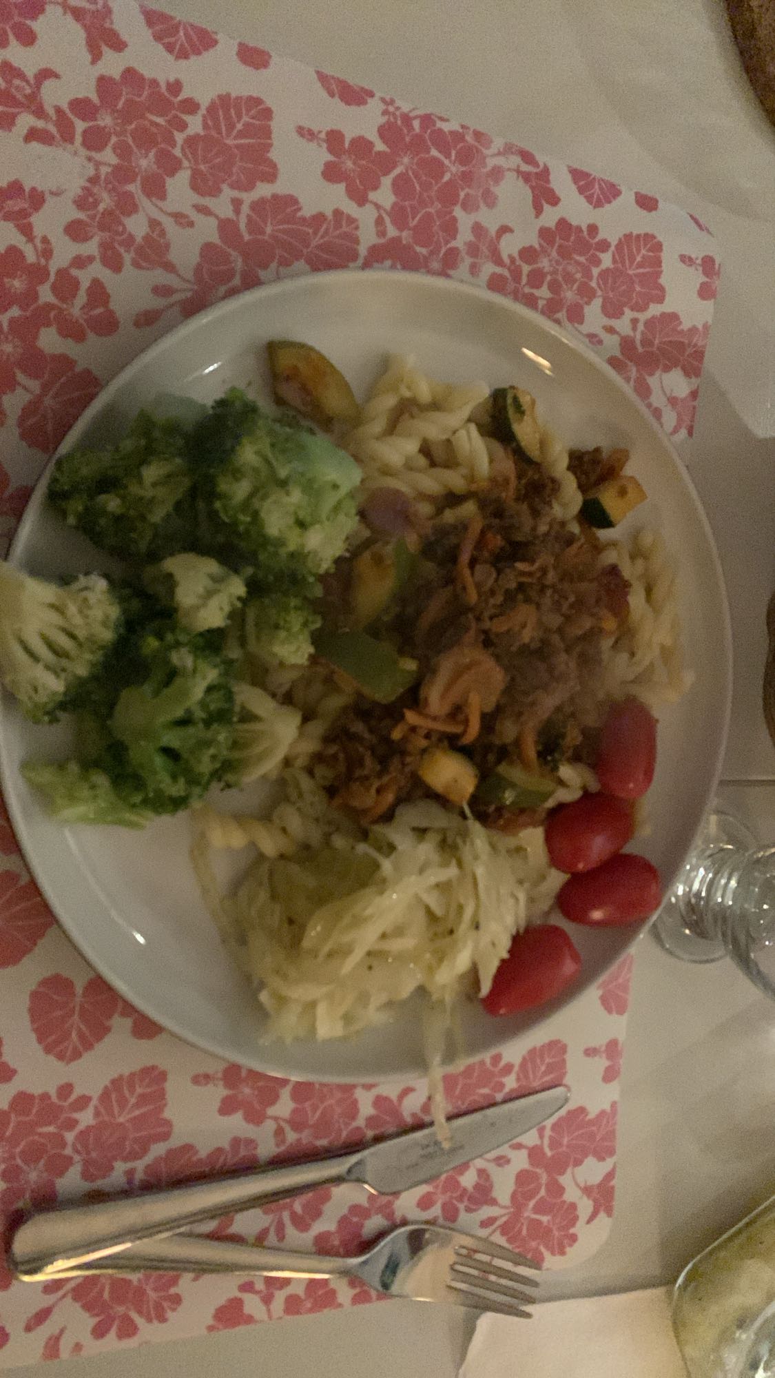 Pasta med köttfärssås tallrik