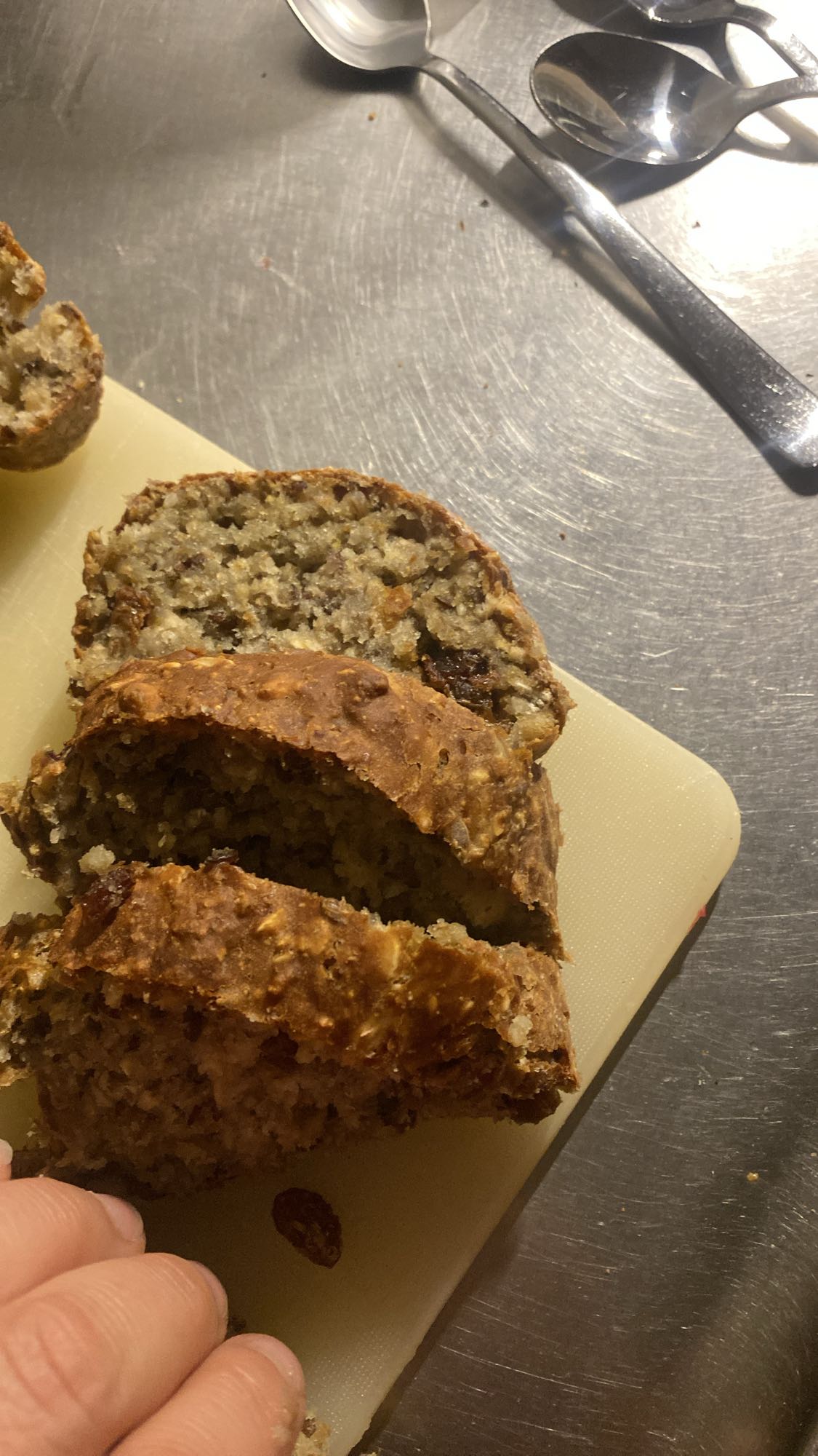 Bananbröd med rågsikt och frön