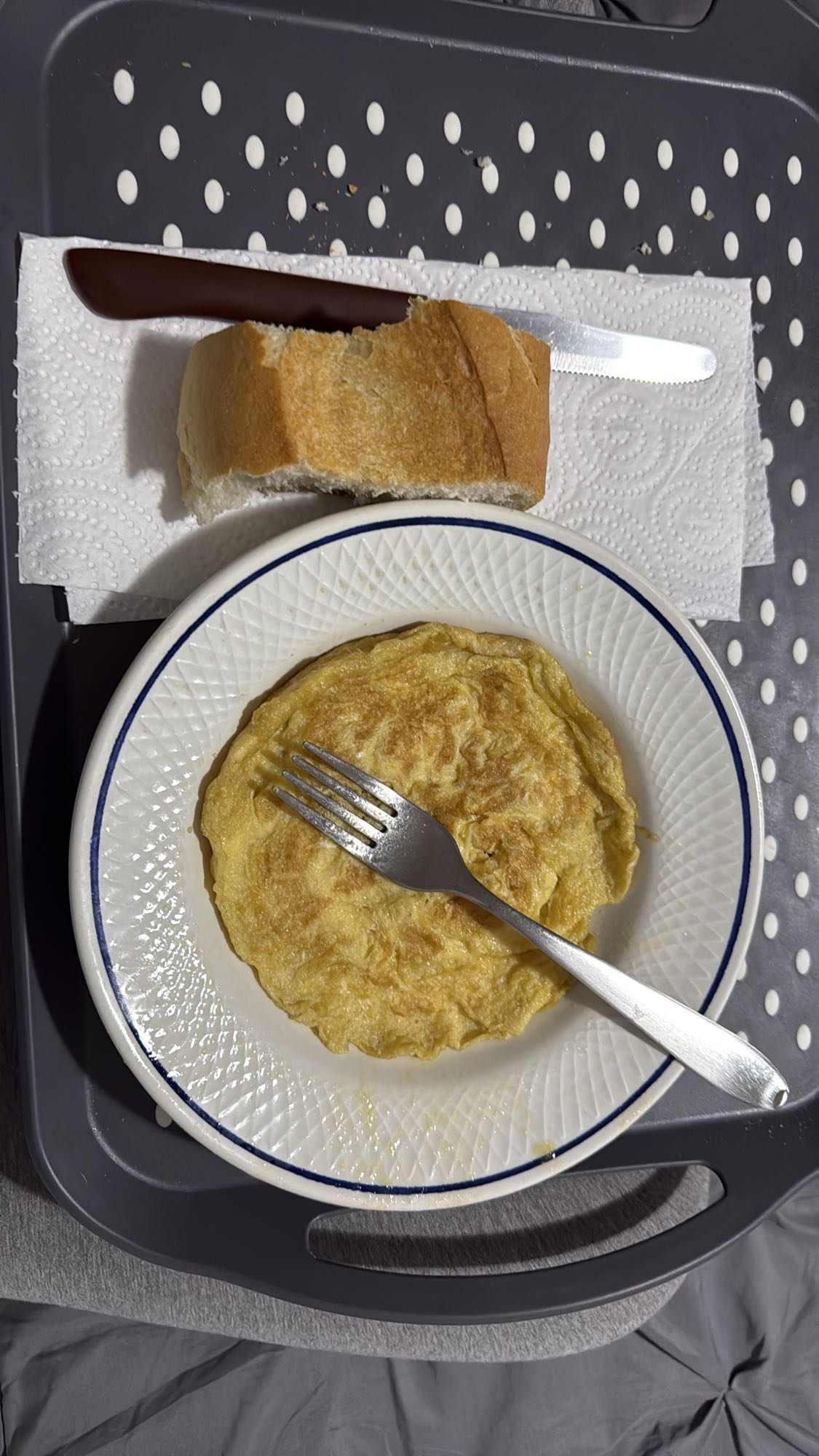 Tortilla francesa y pan