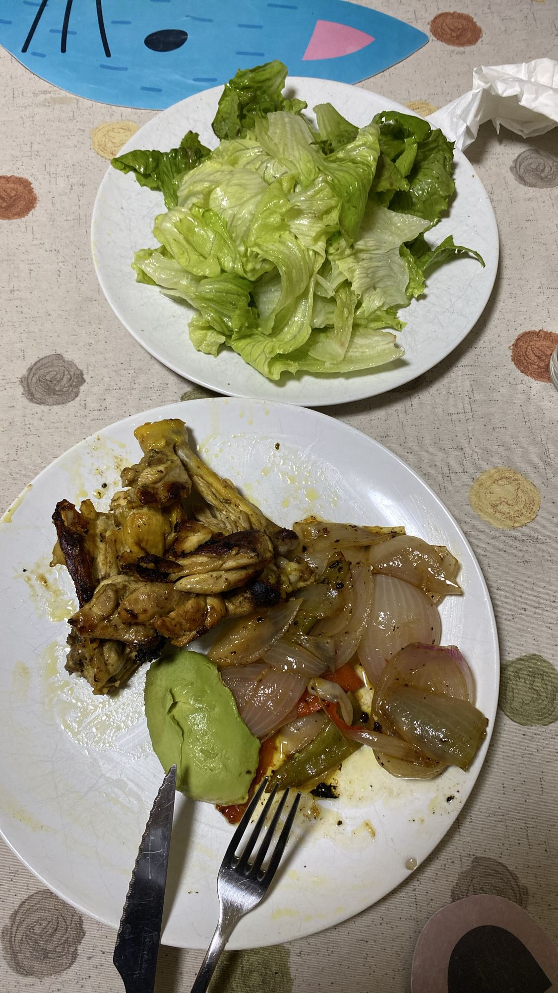 Pollo con ensalada
