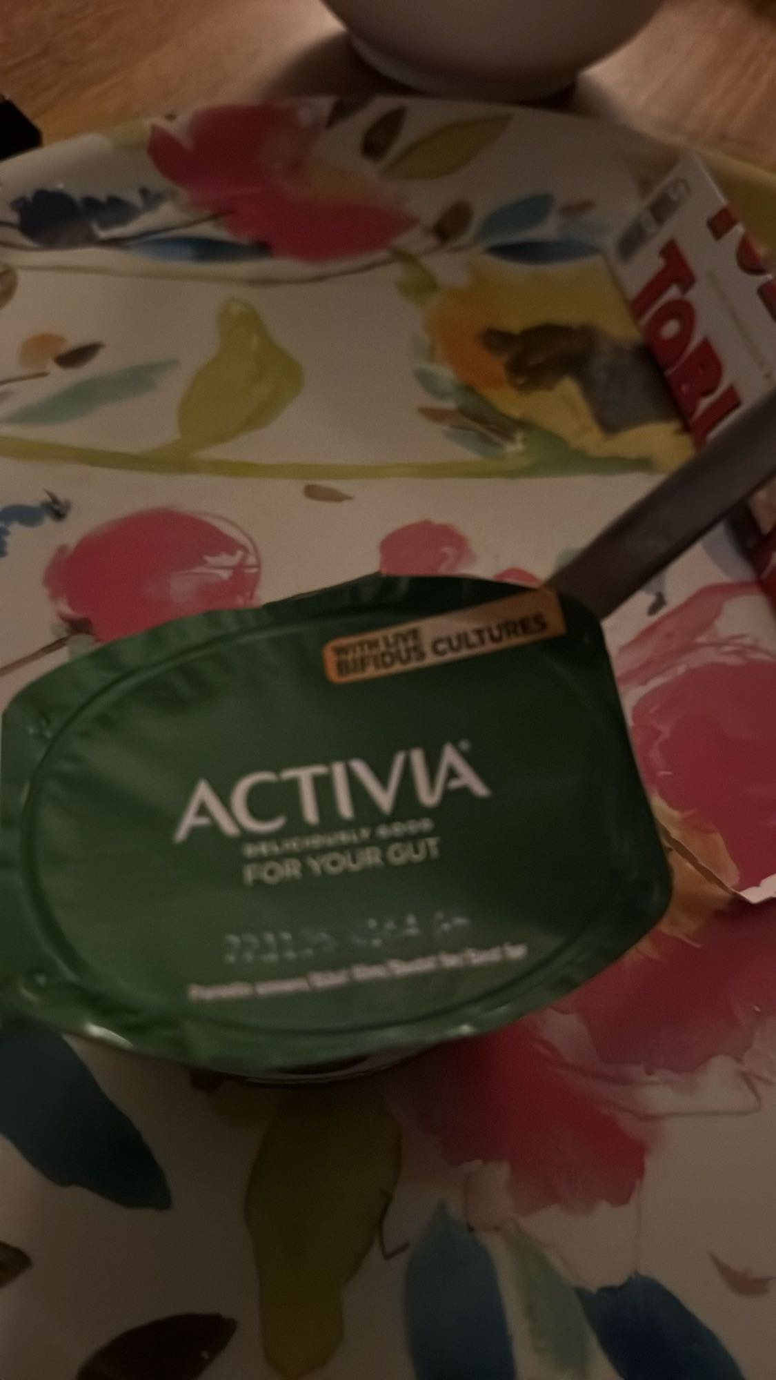 Activia och chokladbit
