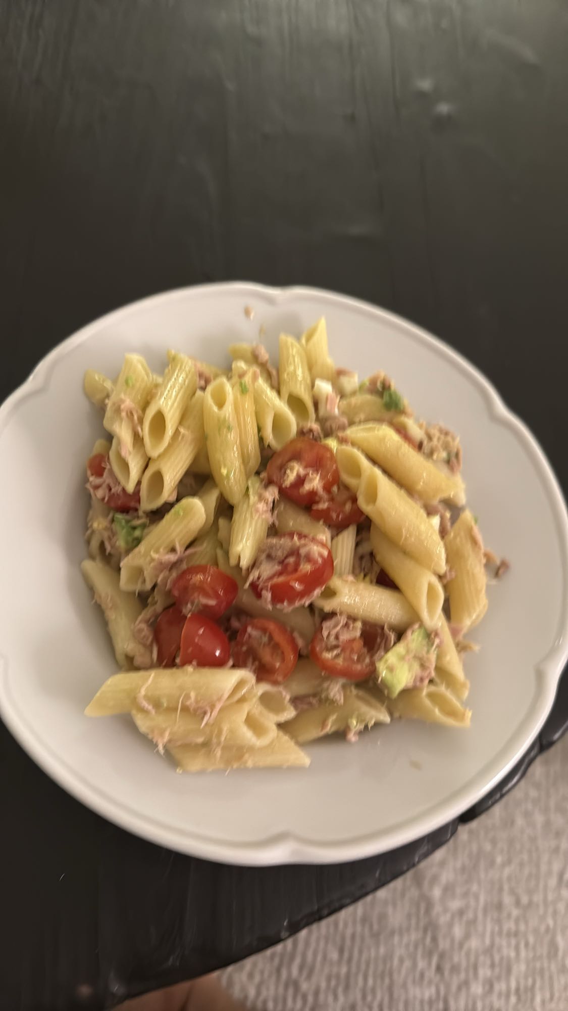 ensalada de pasta con atún