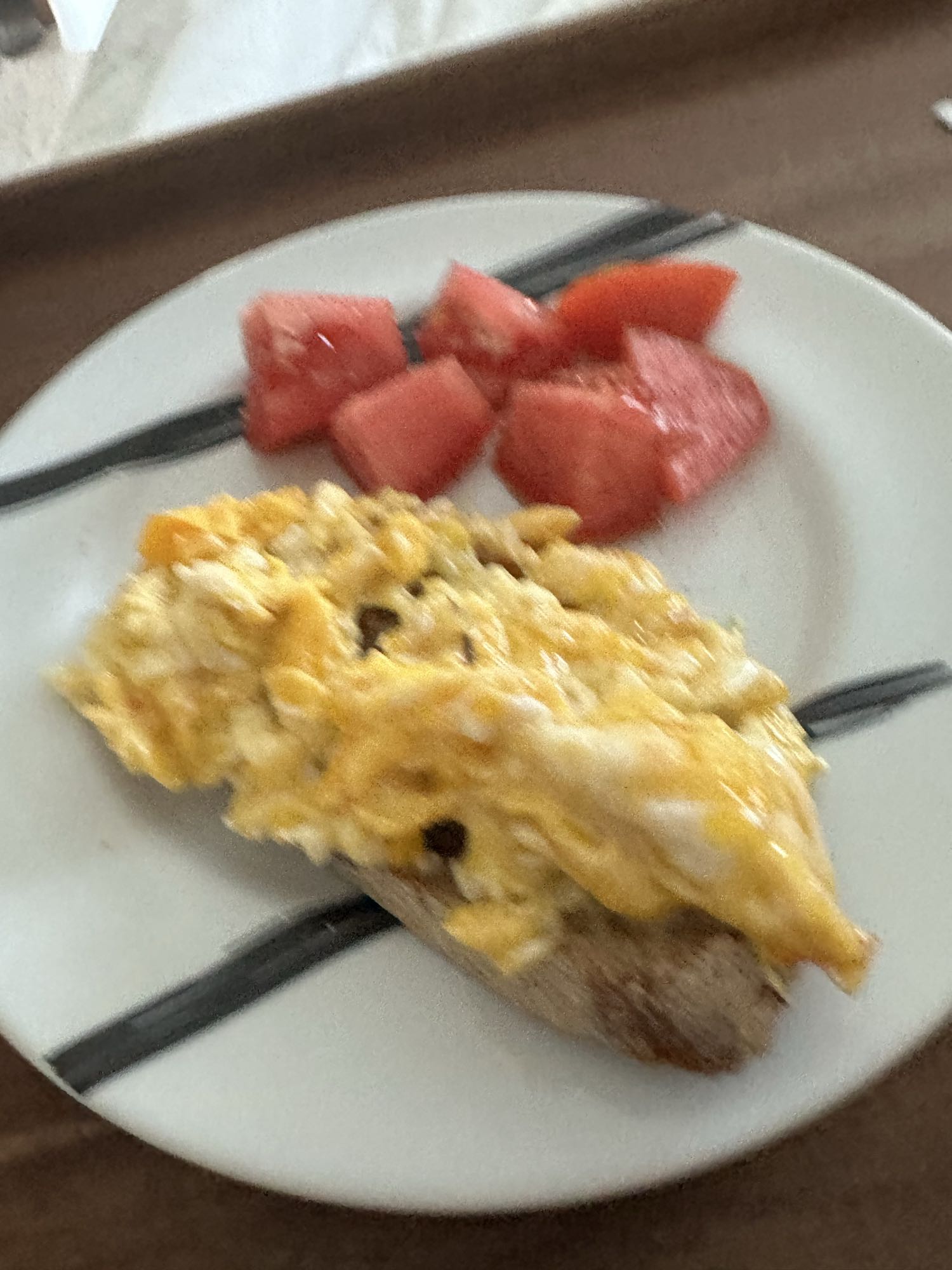Tostada con huevo y tomate