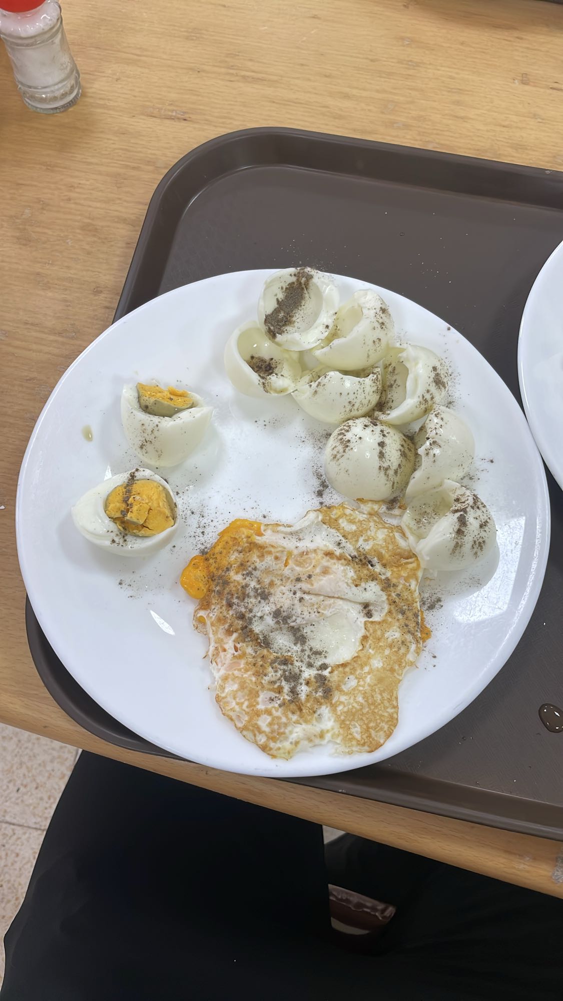 Egg whites and fried egg