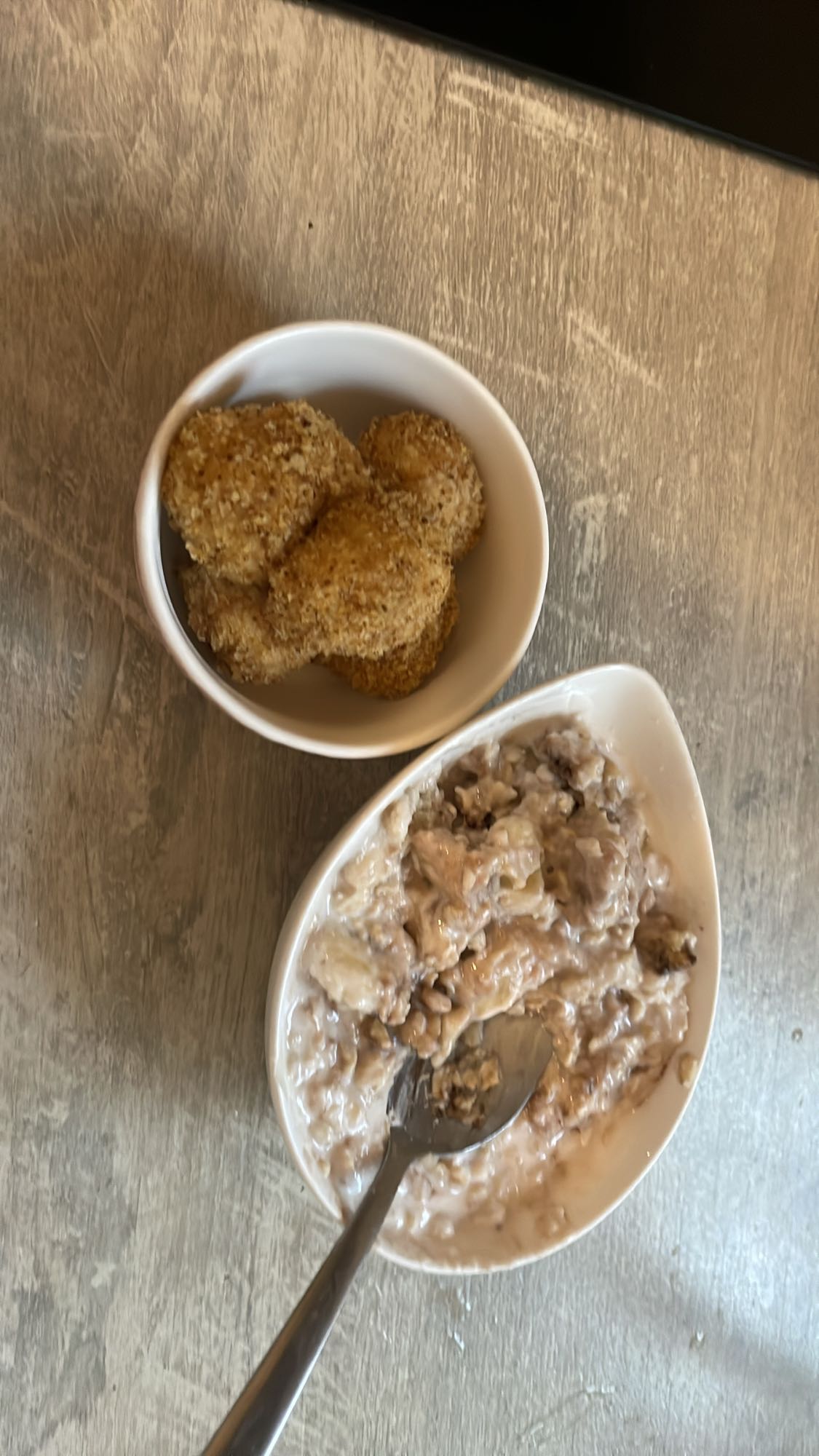 Nuggets și terci cu banane