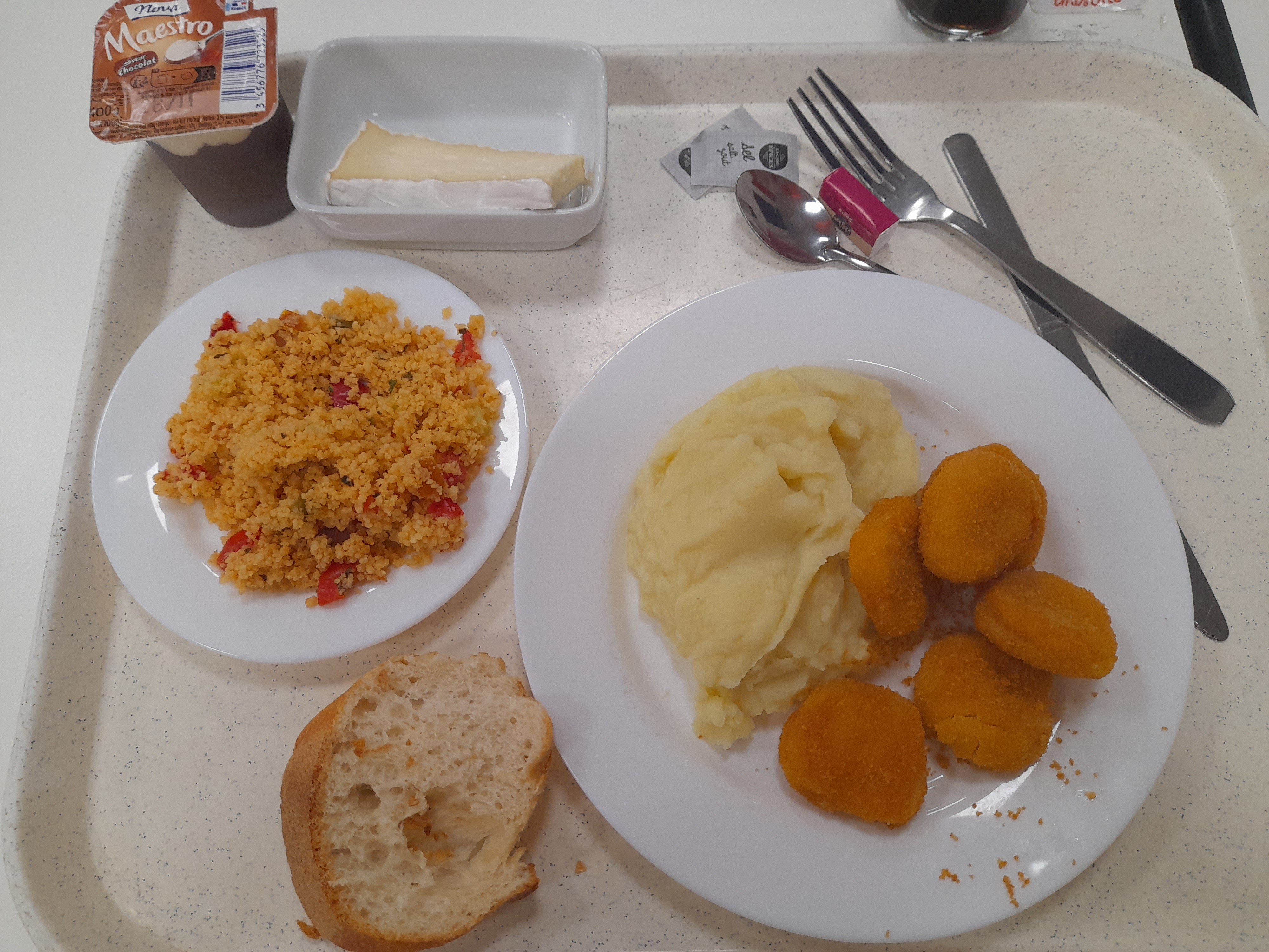 Déjeuner cantine varié