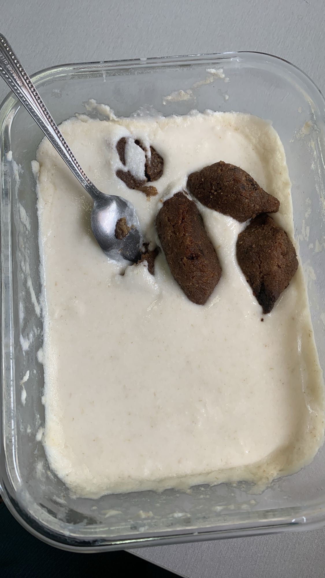 Kibbeh with yogurt sauce
