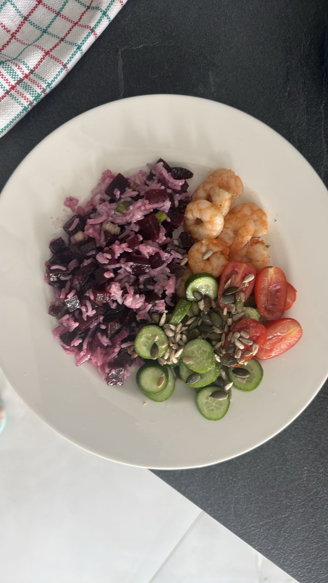 Salade crevettes riz betterave