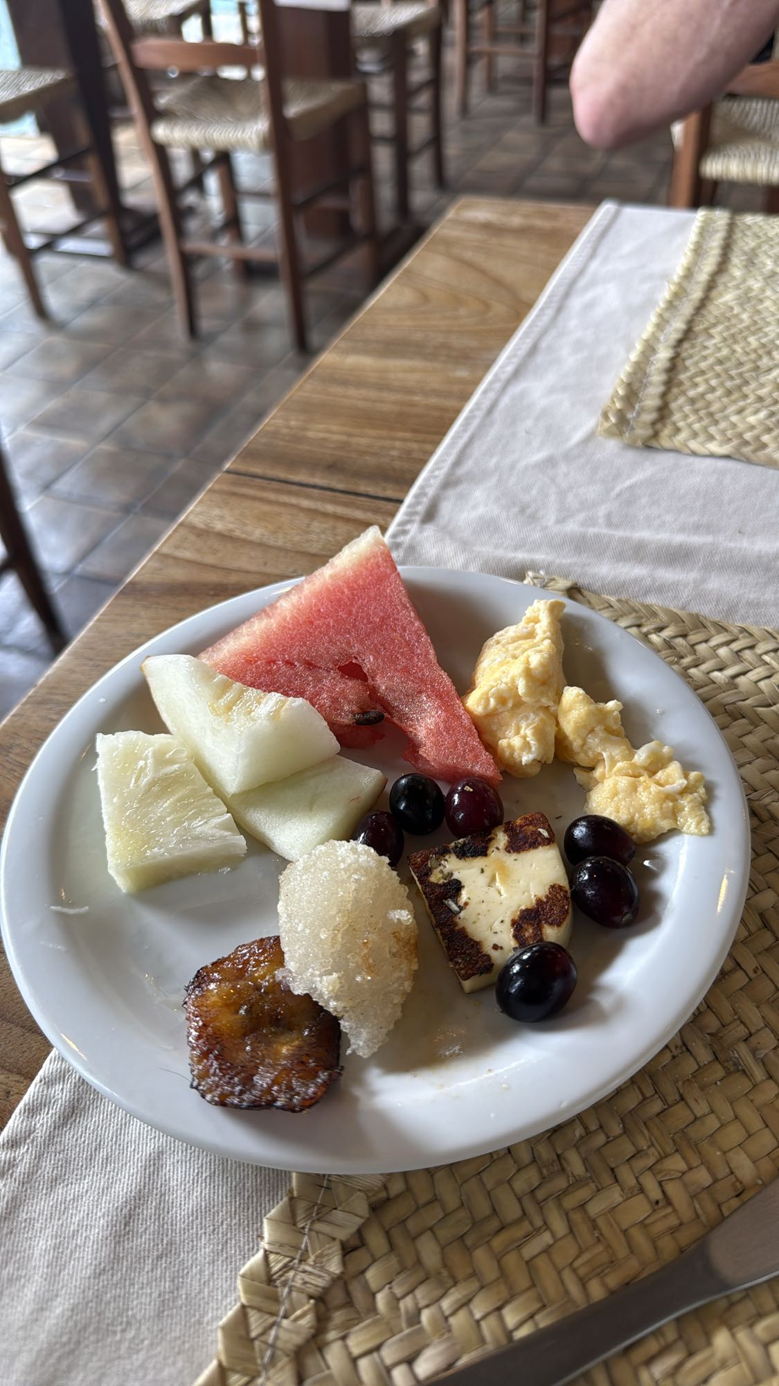 Desayuno variado tropical