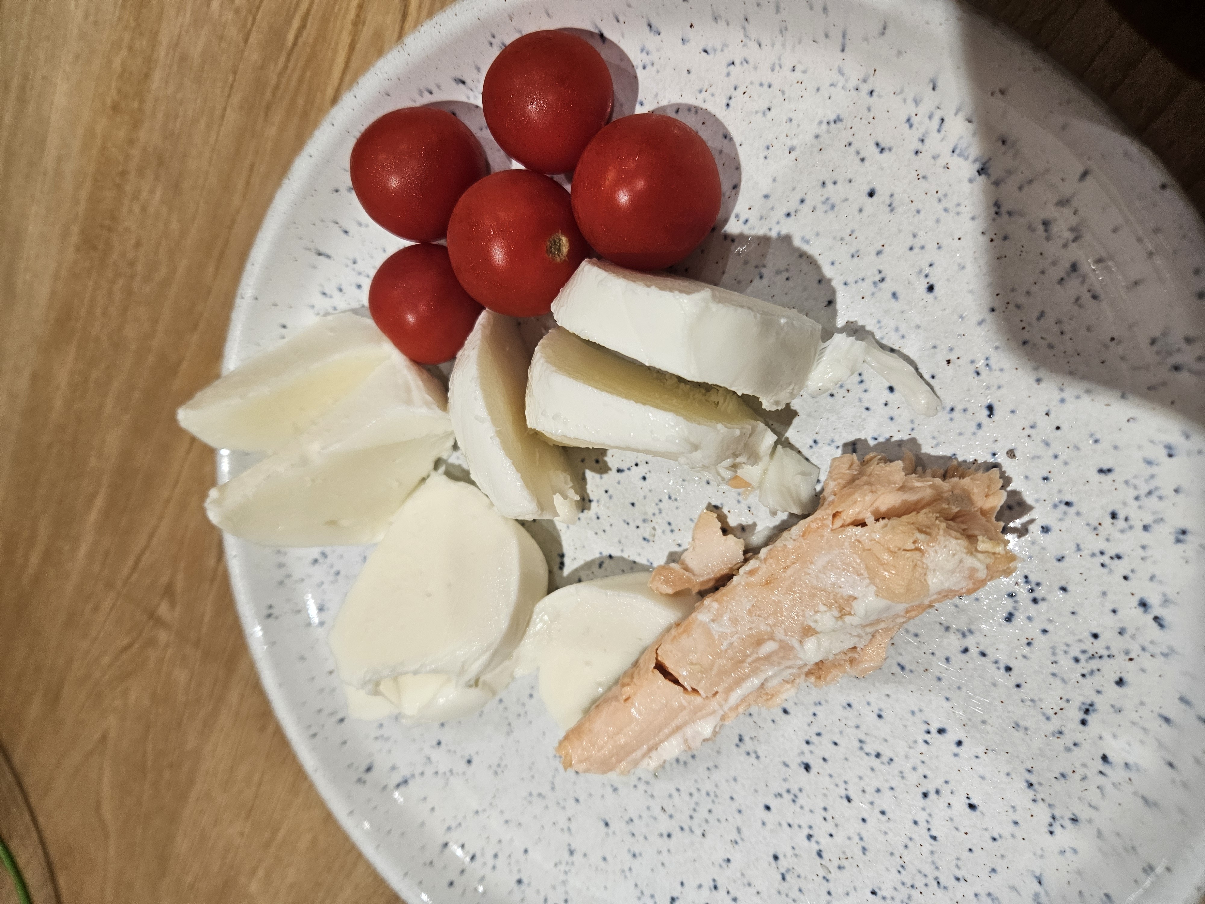 Cheese, Salmon & Tomato Plate