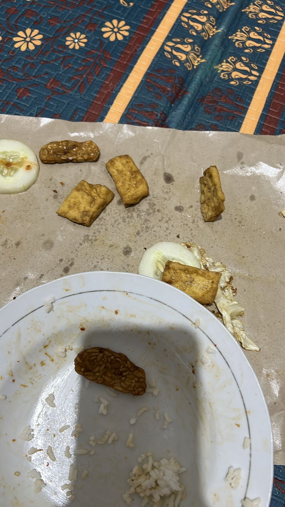 Nasi, tempe, tahu, sayur