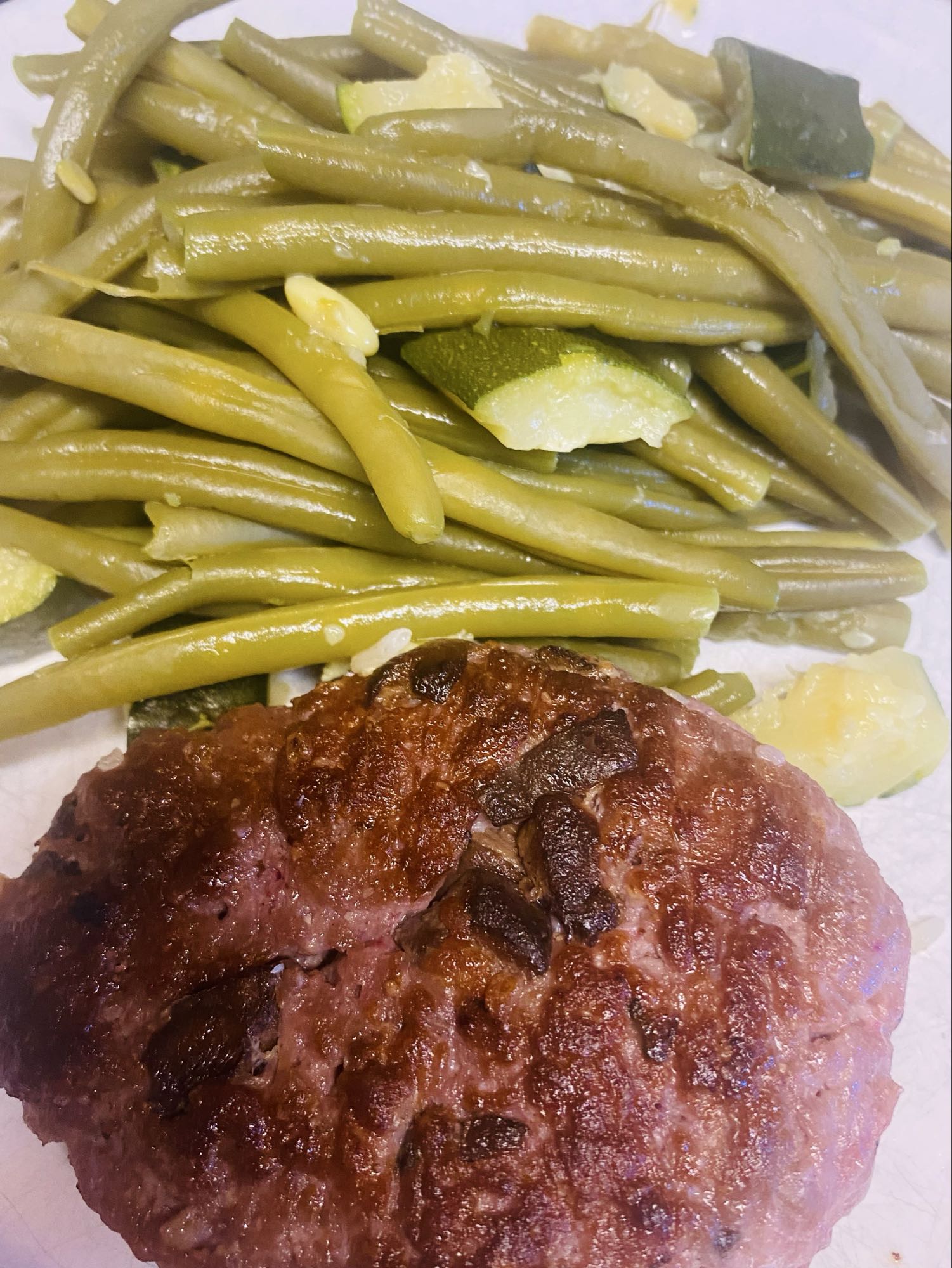 Hamburguesa con judías verdes