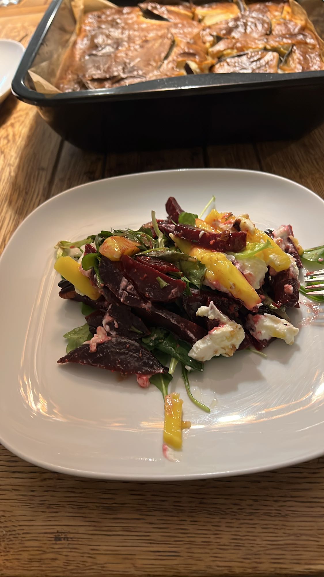 Sałatka z burakiem i mango