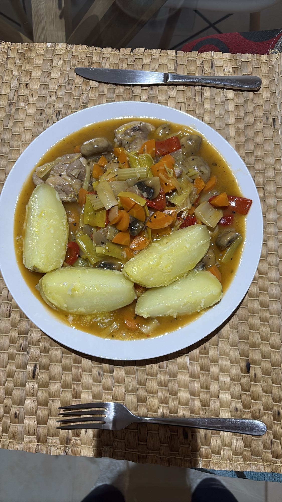 Chicken stew with potatoes