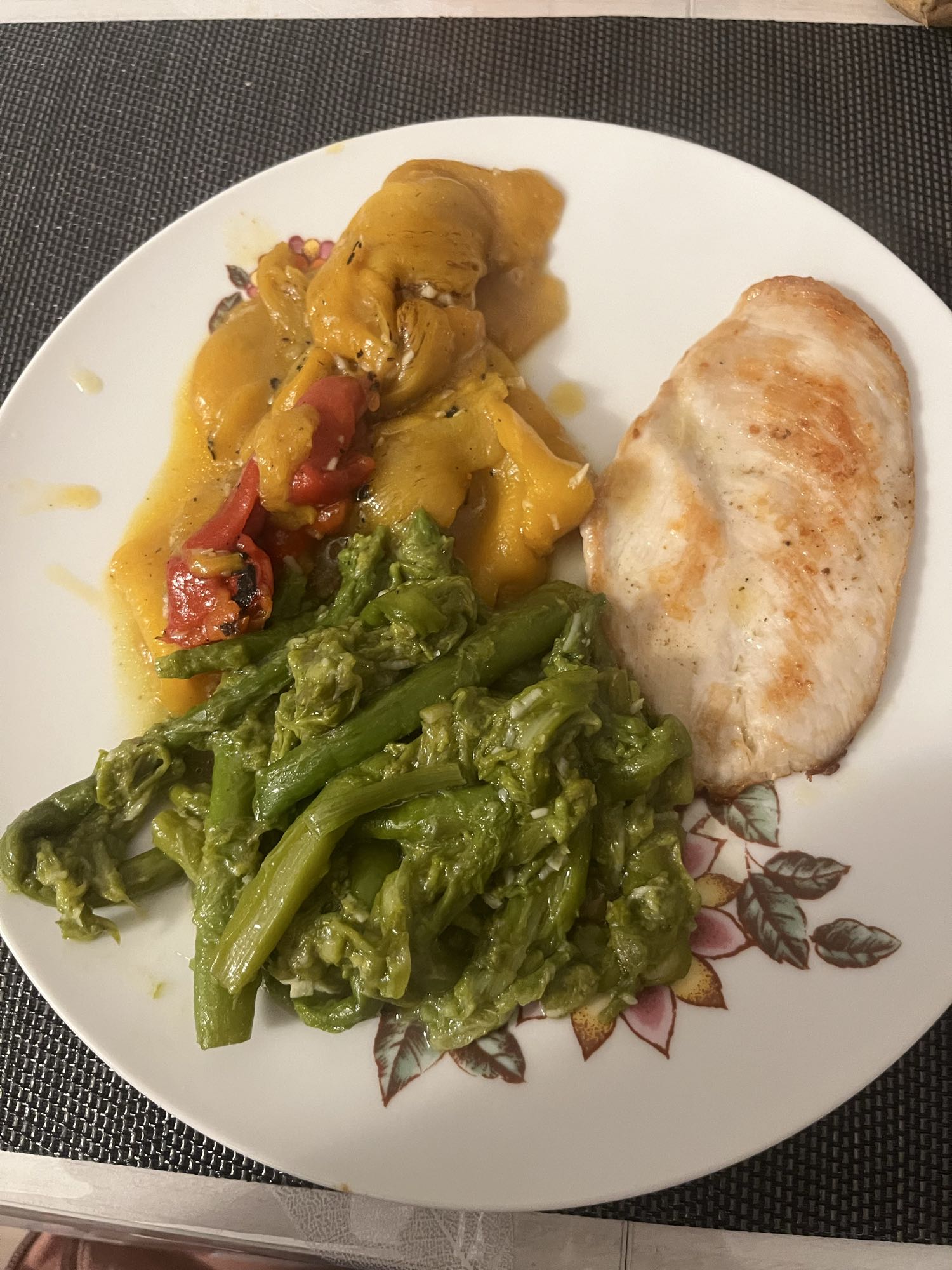 Grilled Chicken & Peppers