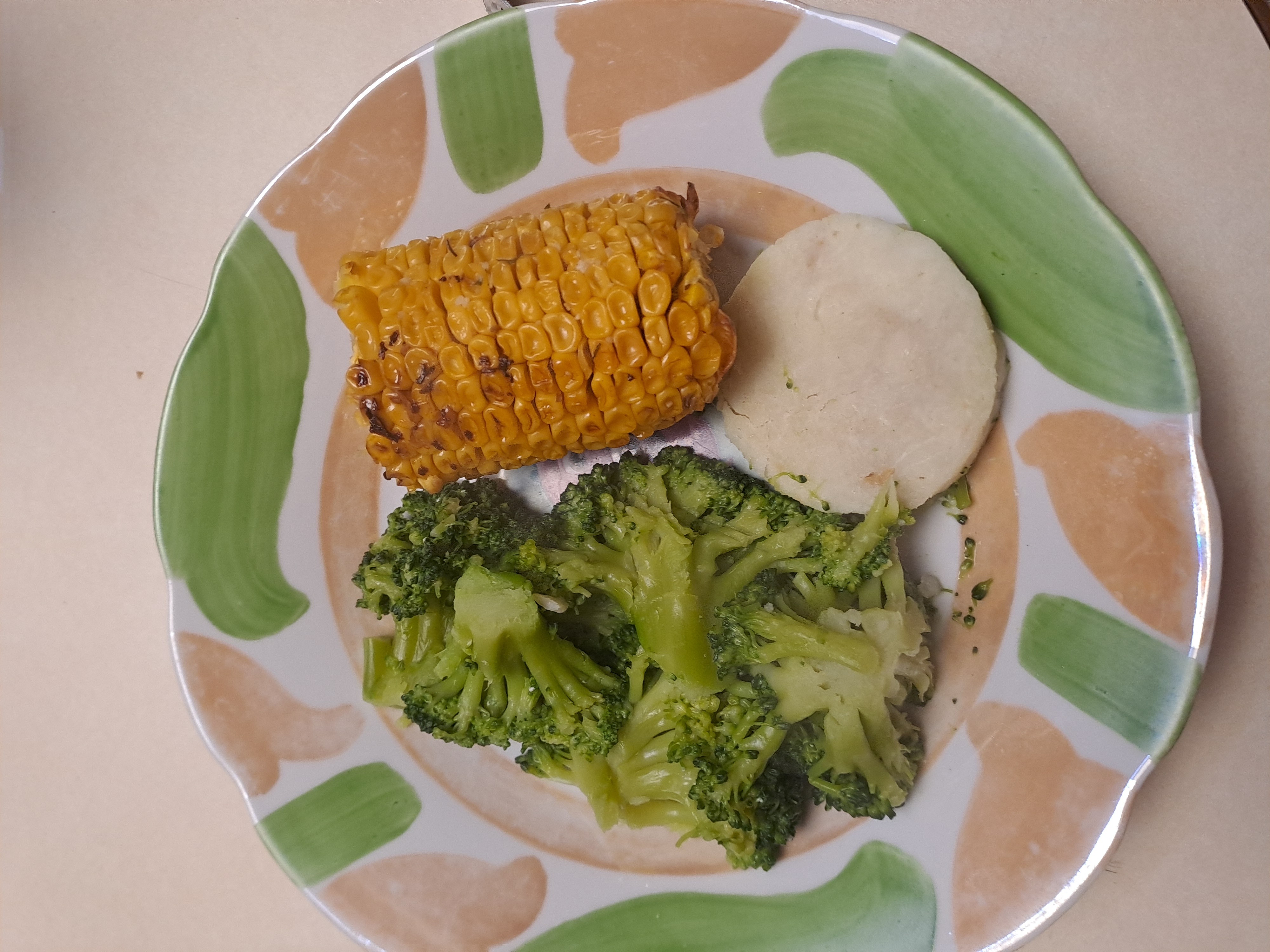 Brocoli, maíz y arepa