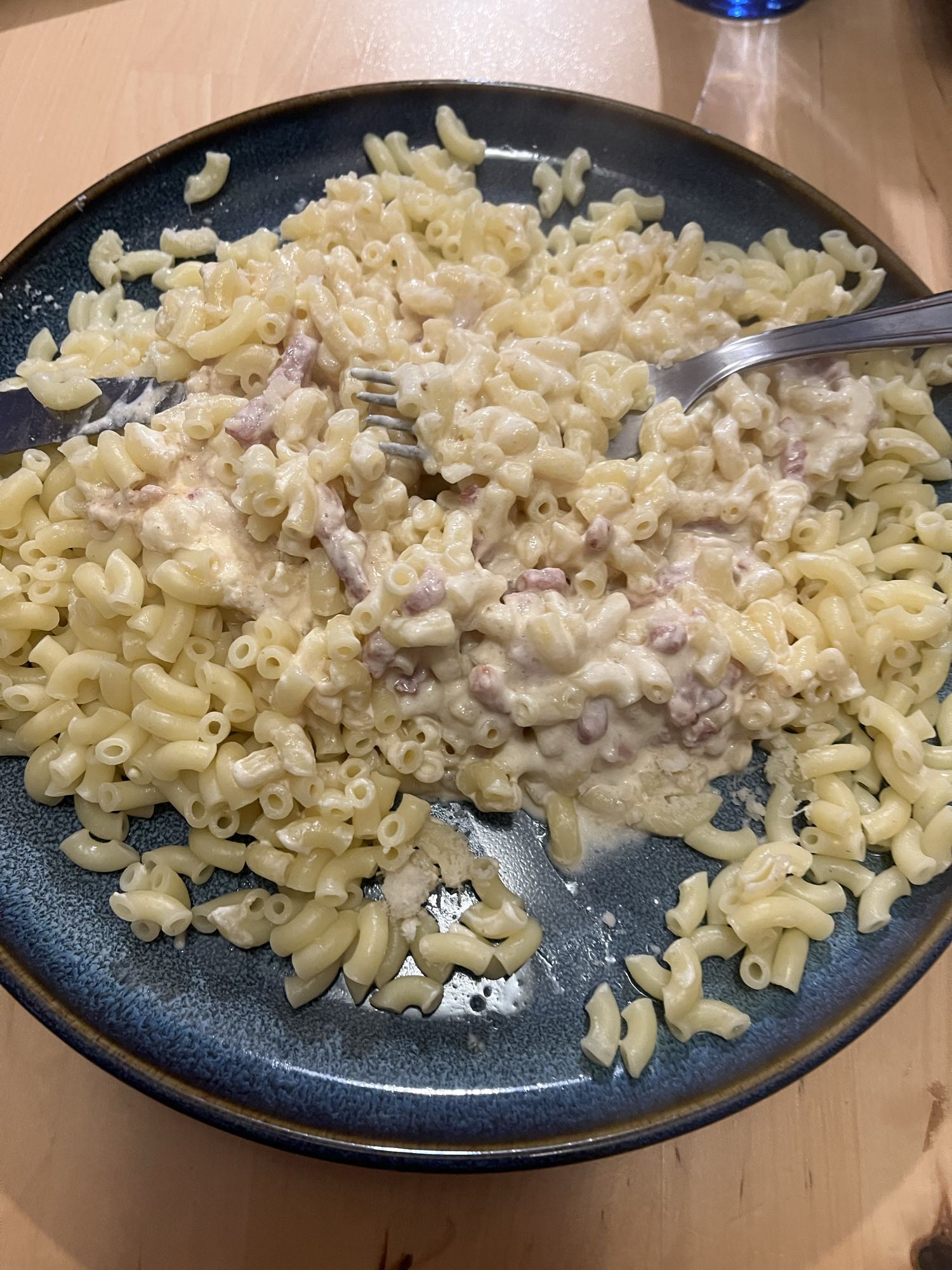 Pâtes à la crème et lardons