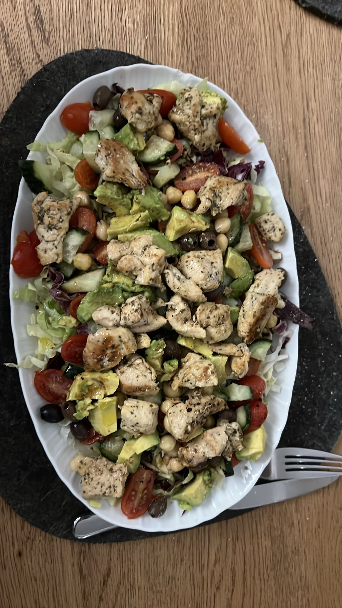 Tavuklu Akdeniz Salata