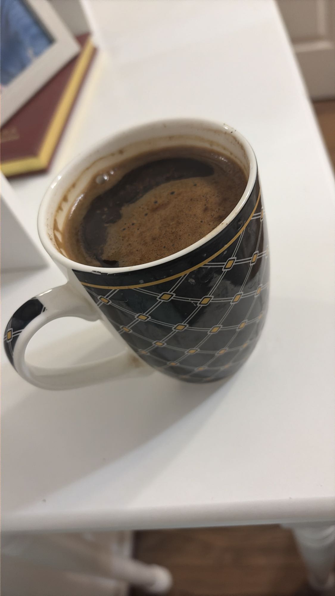 Cafea neagră cu scorțișoară