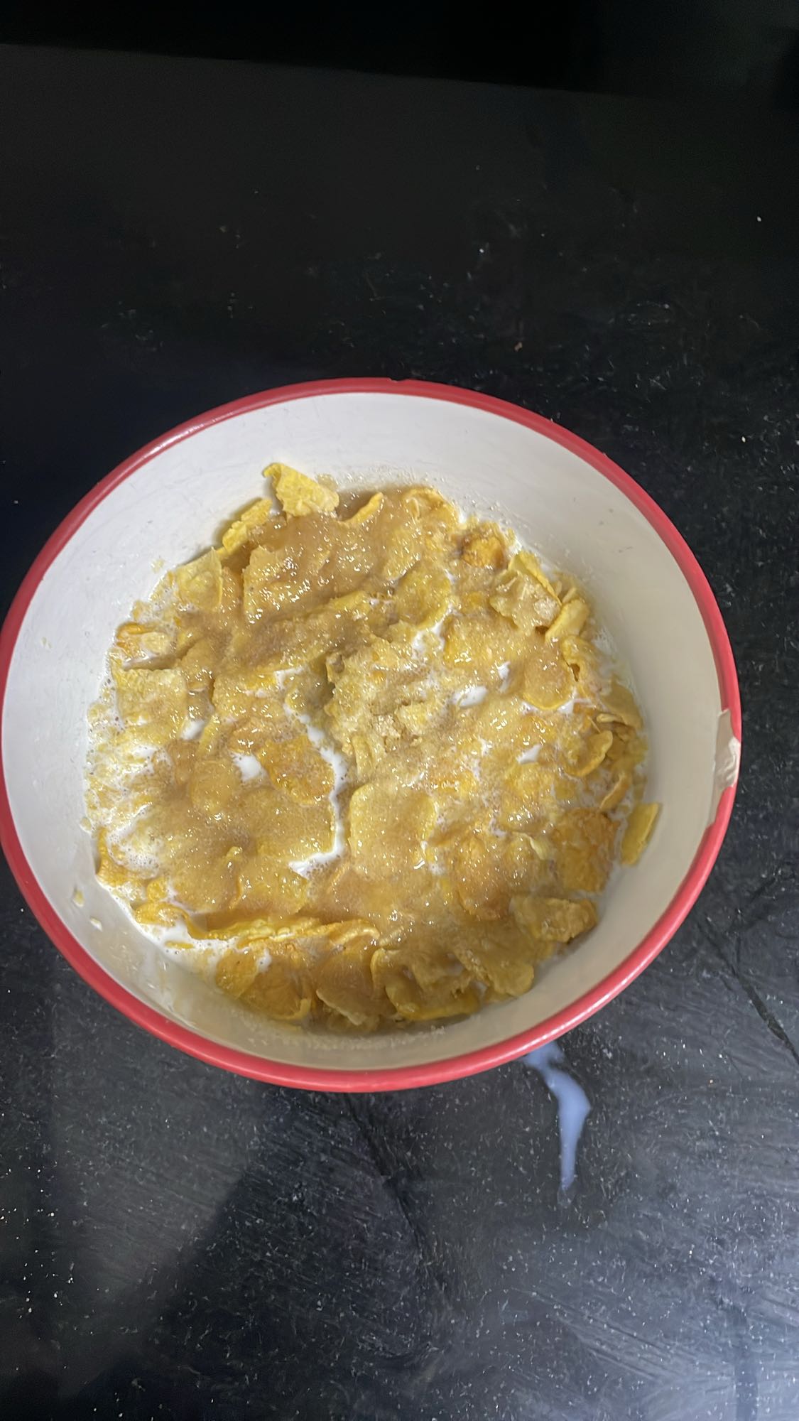Cornflakes with milk and sugar