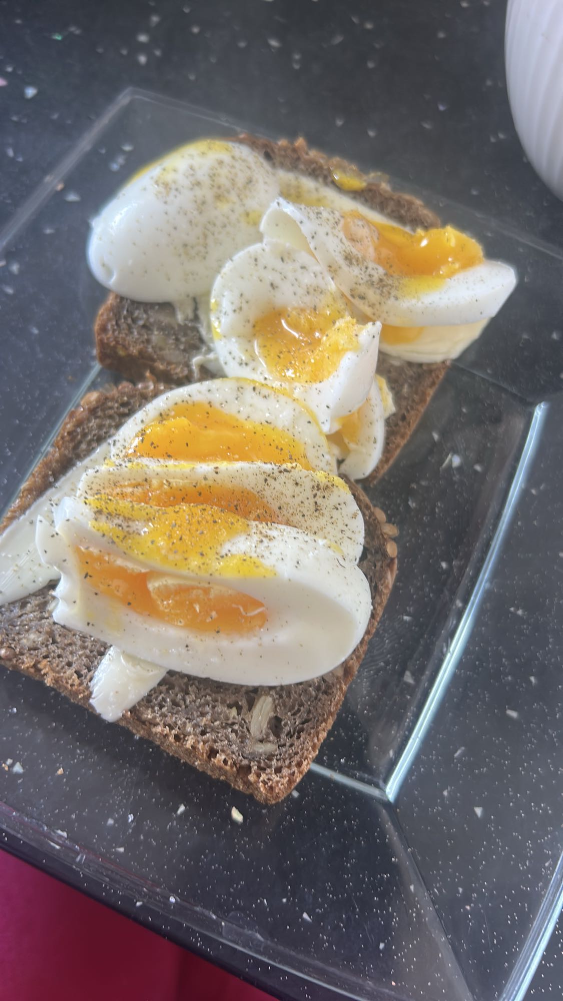 Jajka na chlebie