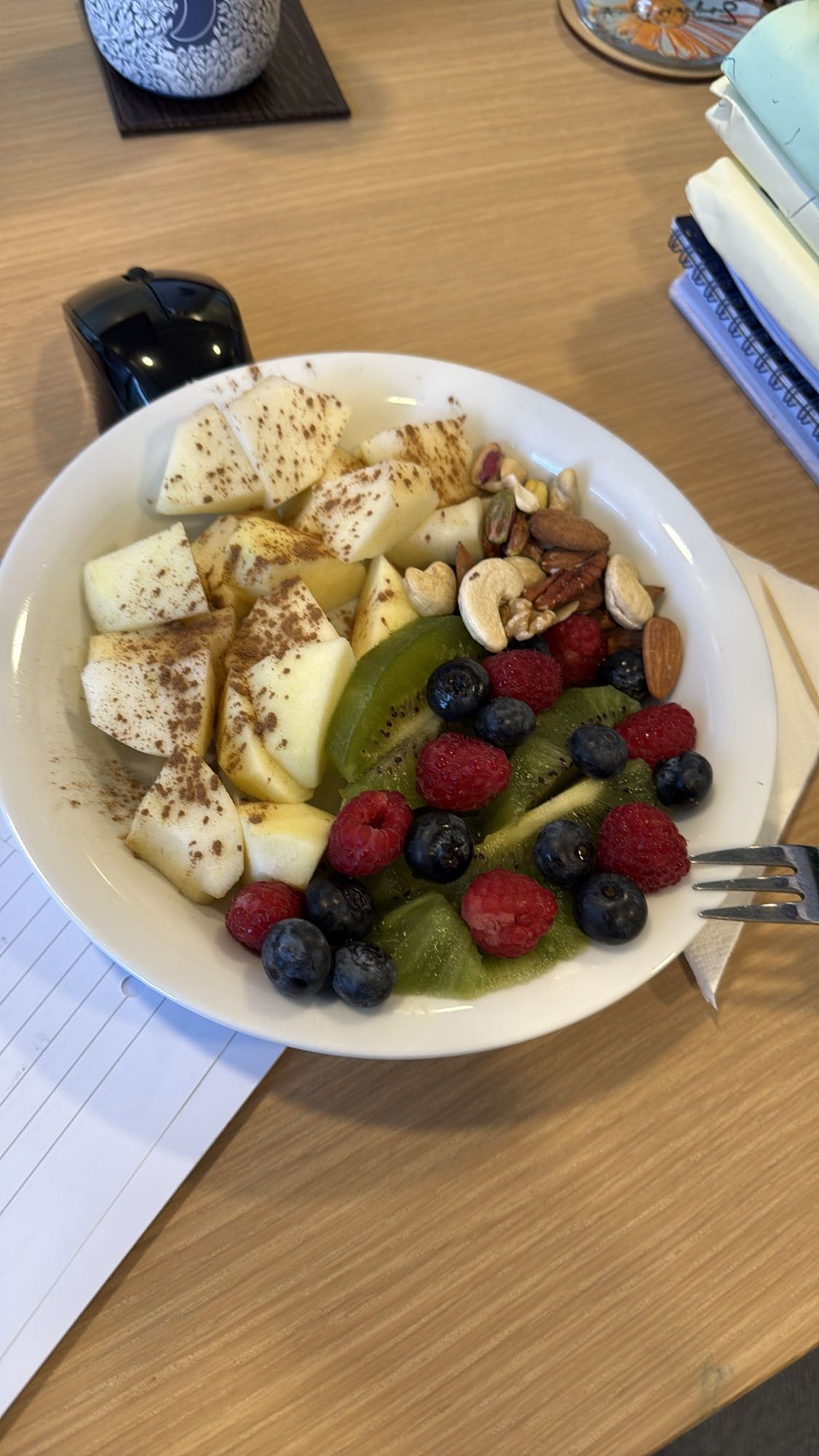 Φρουτοσαλάτα με ξηρούς καρπούς