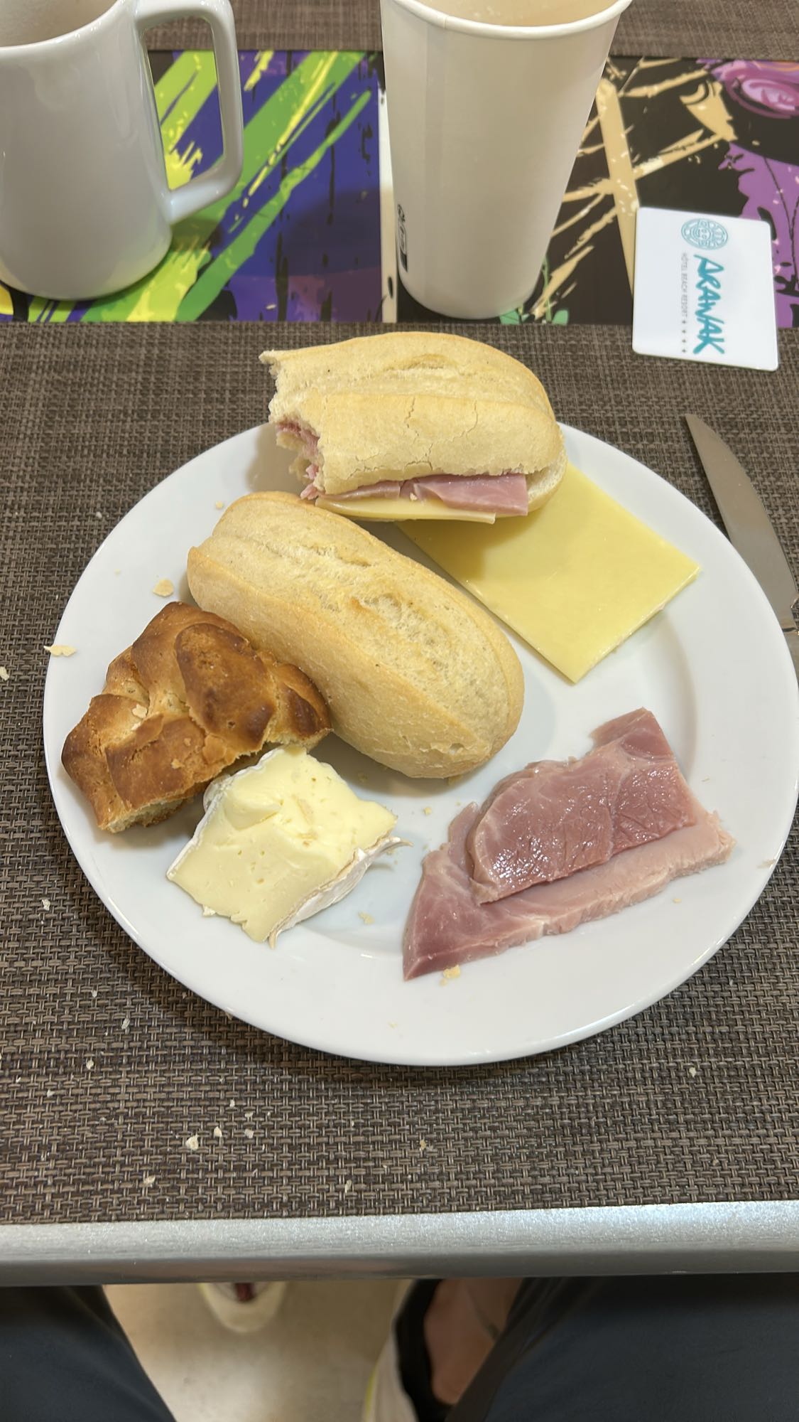 Petit-déjeuner jambon fromage